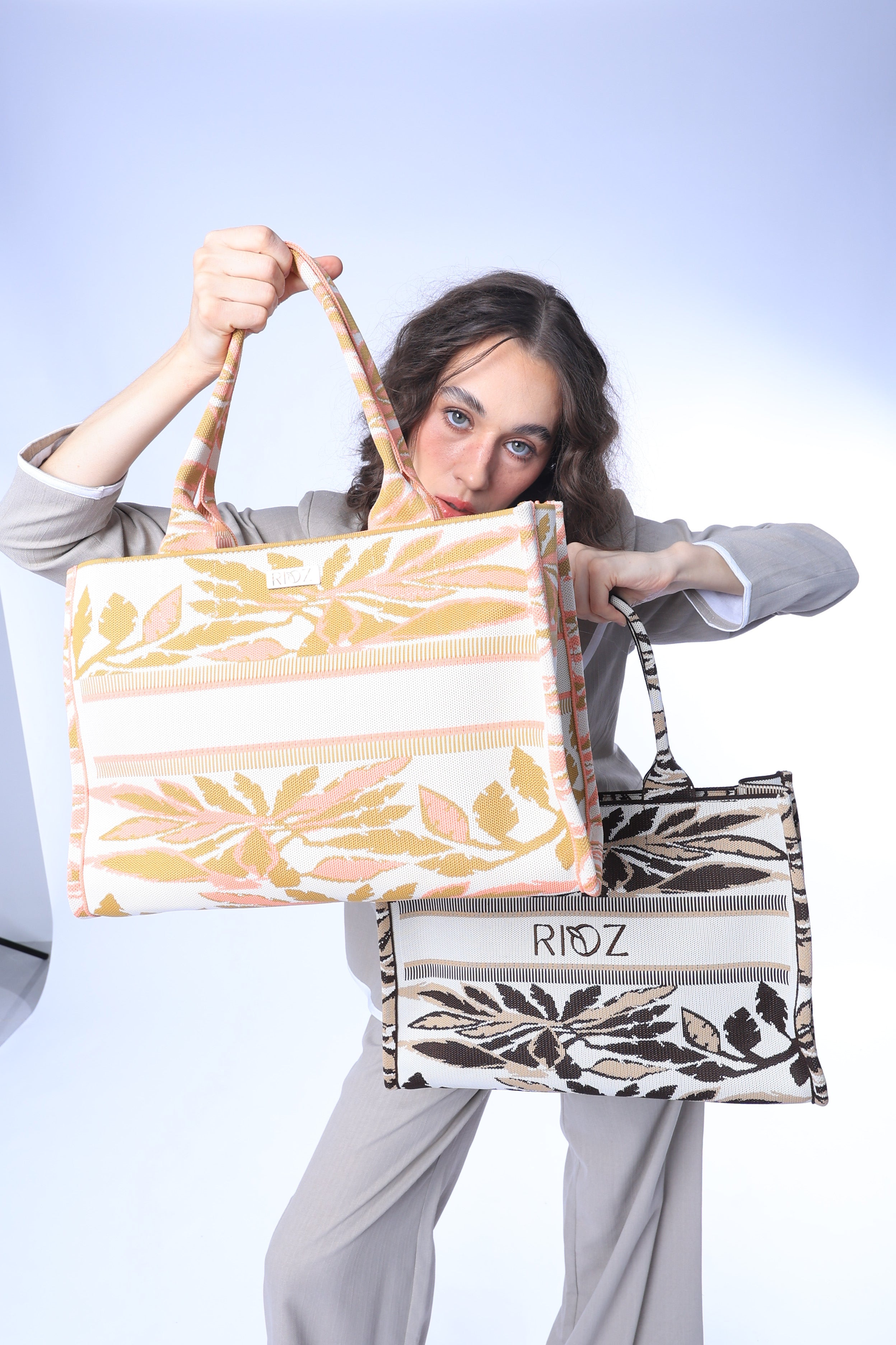 Icon Déor- Book Tote Bag