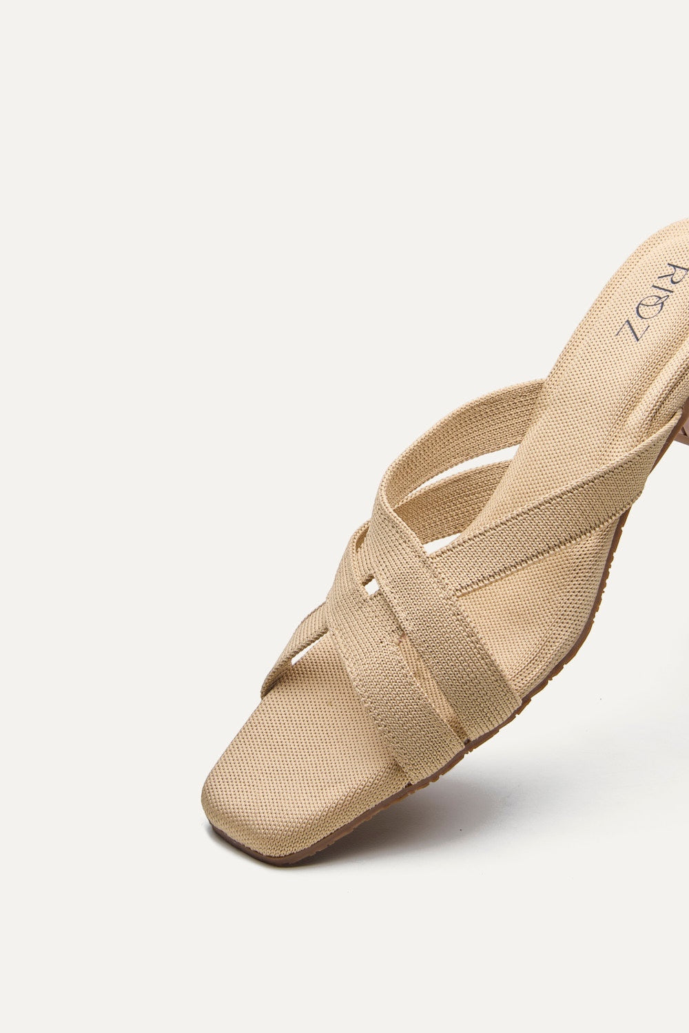 Mila Heel