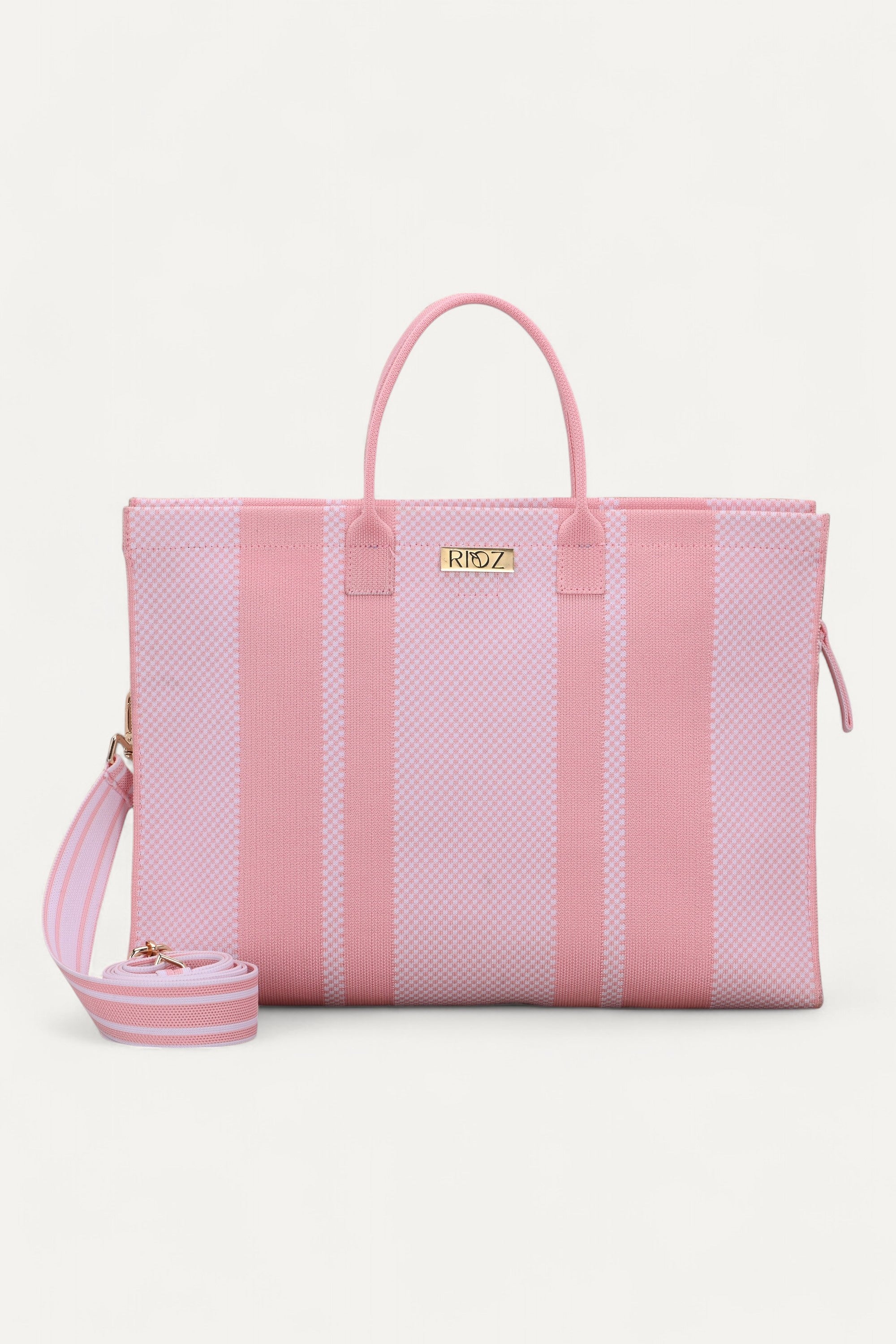Eco-friendly women’s messenger office bag—durable, spacious, and made from sustainable materials, perfect for professional and everyday use.