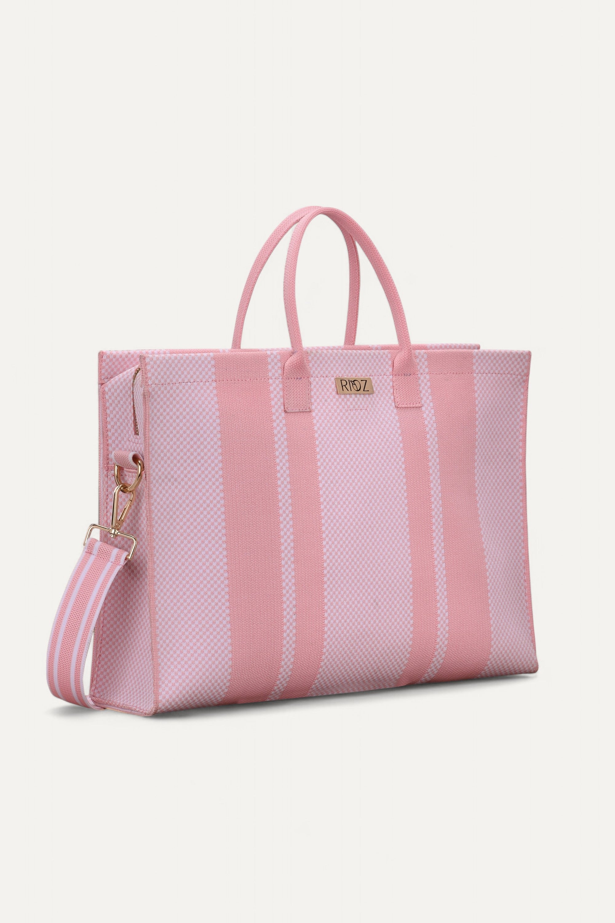 RIOZ-Eco-friendly women’s messenger office bag—durable, spacious, and made from sustainable materials, perfect for professional and everyday use.