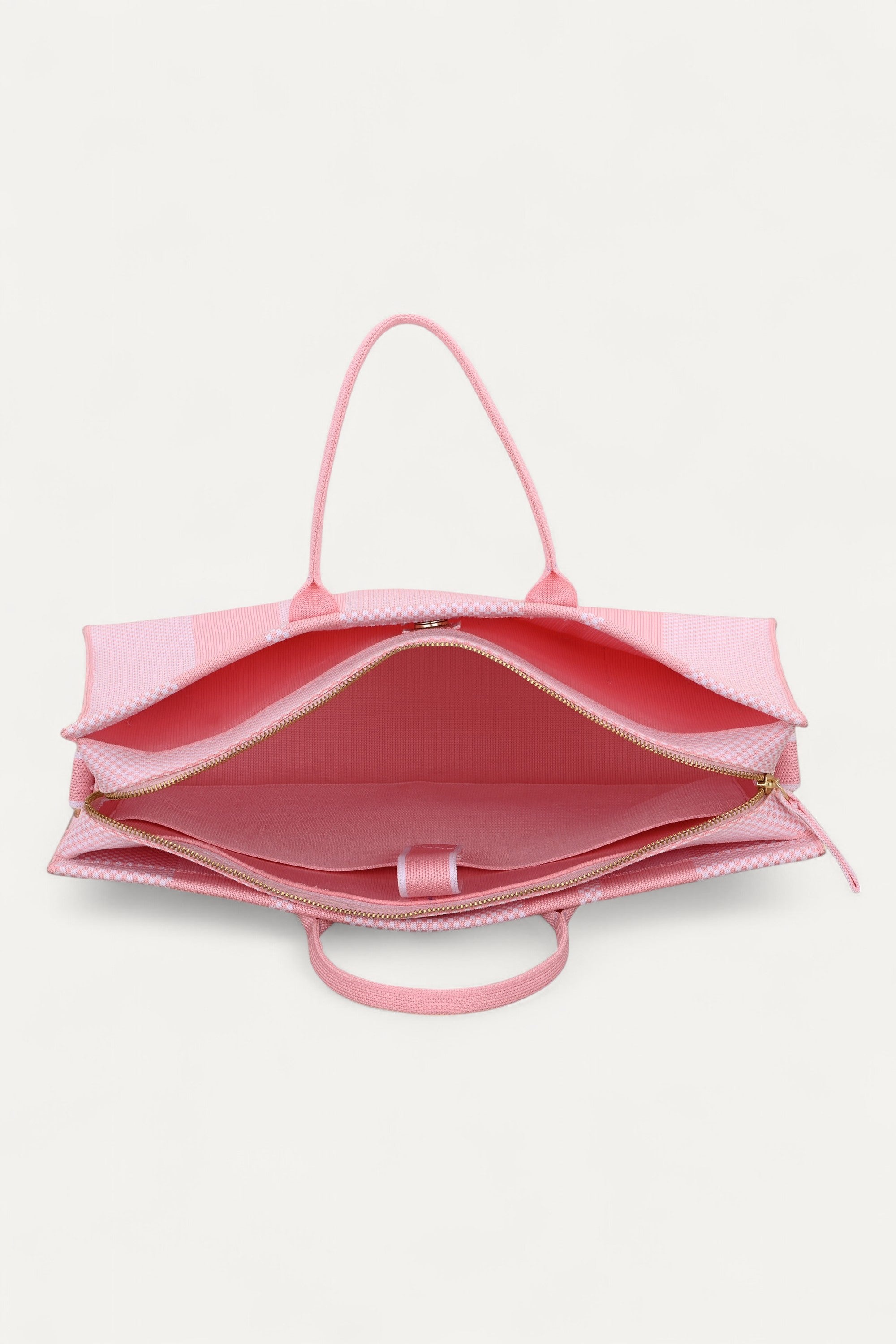 RIOZ-Eco-friendly women’s messenger office bag—durable, spacious, and made from sustainable materials, perfect for professional and everyday use.