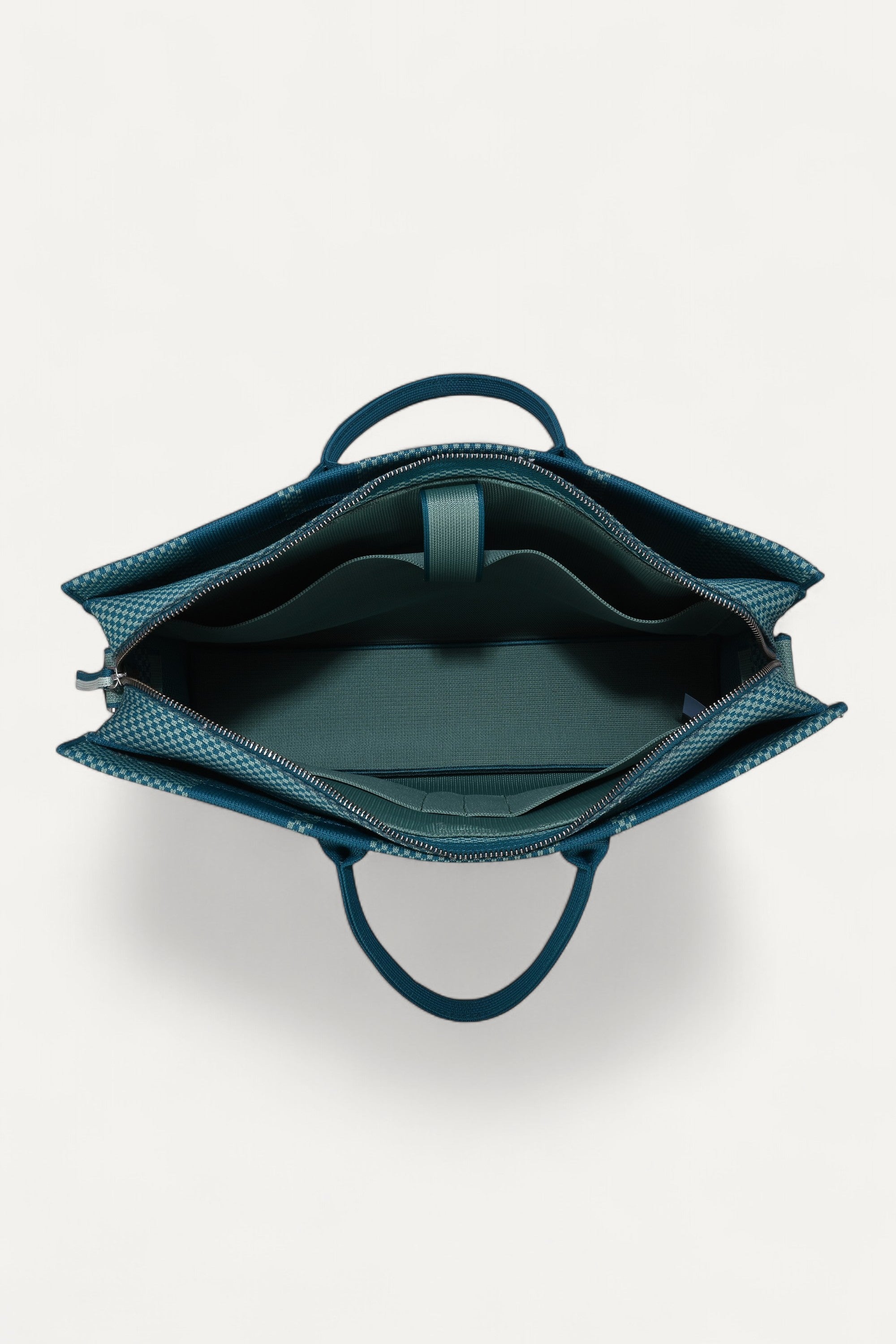 Eco-friendly women’s messenger office bag—durable, spacious, and made from sustainable materials, perfect for professional and everyday use.