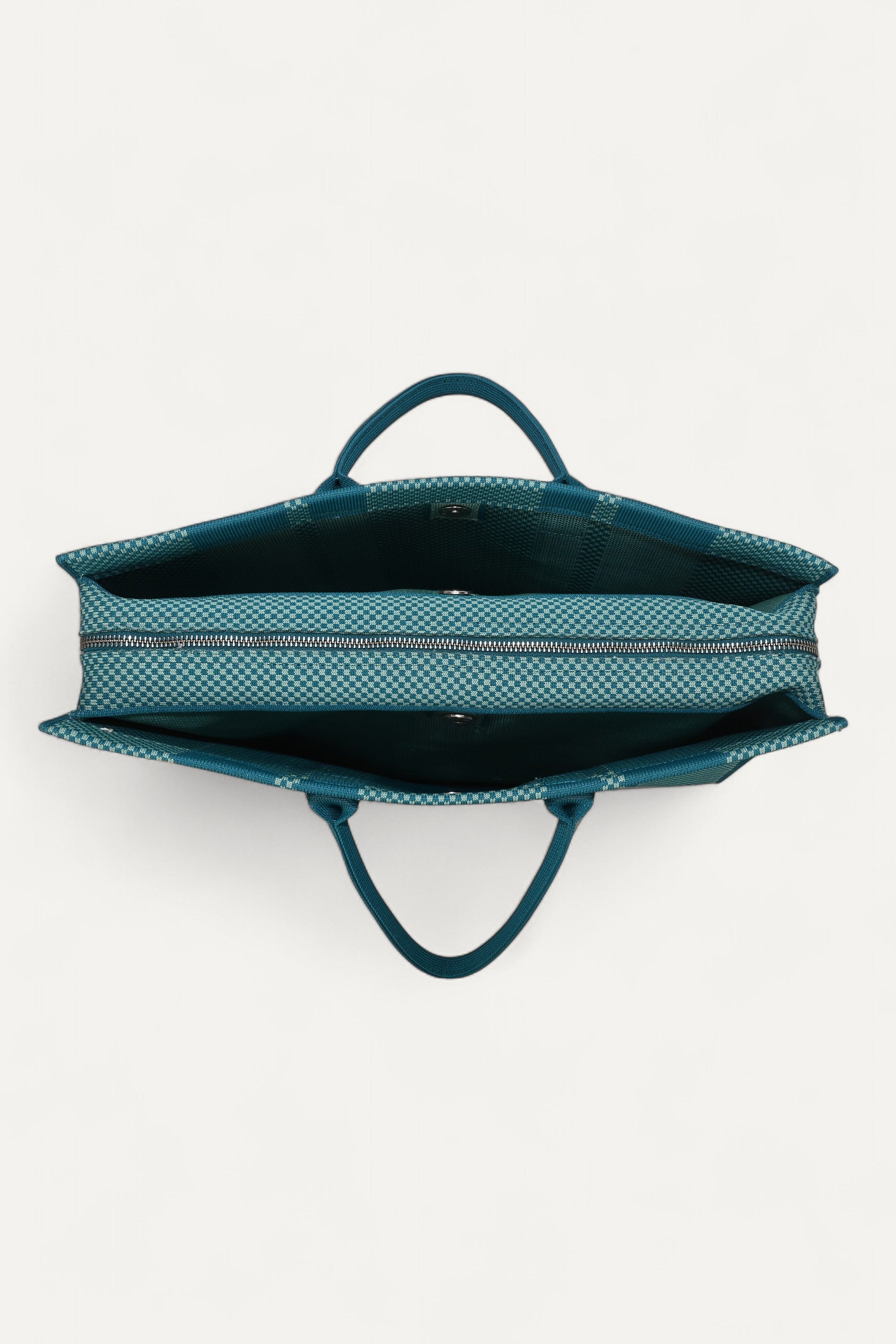 Eco-friendly women’s messenger office bag—durable, spacious, and made from sustainable materials, perfect for professional and everyday use.