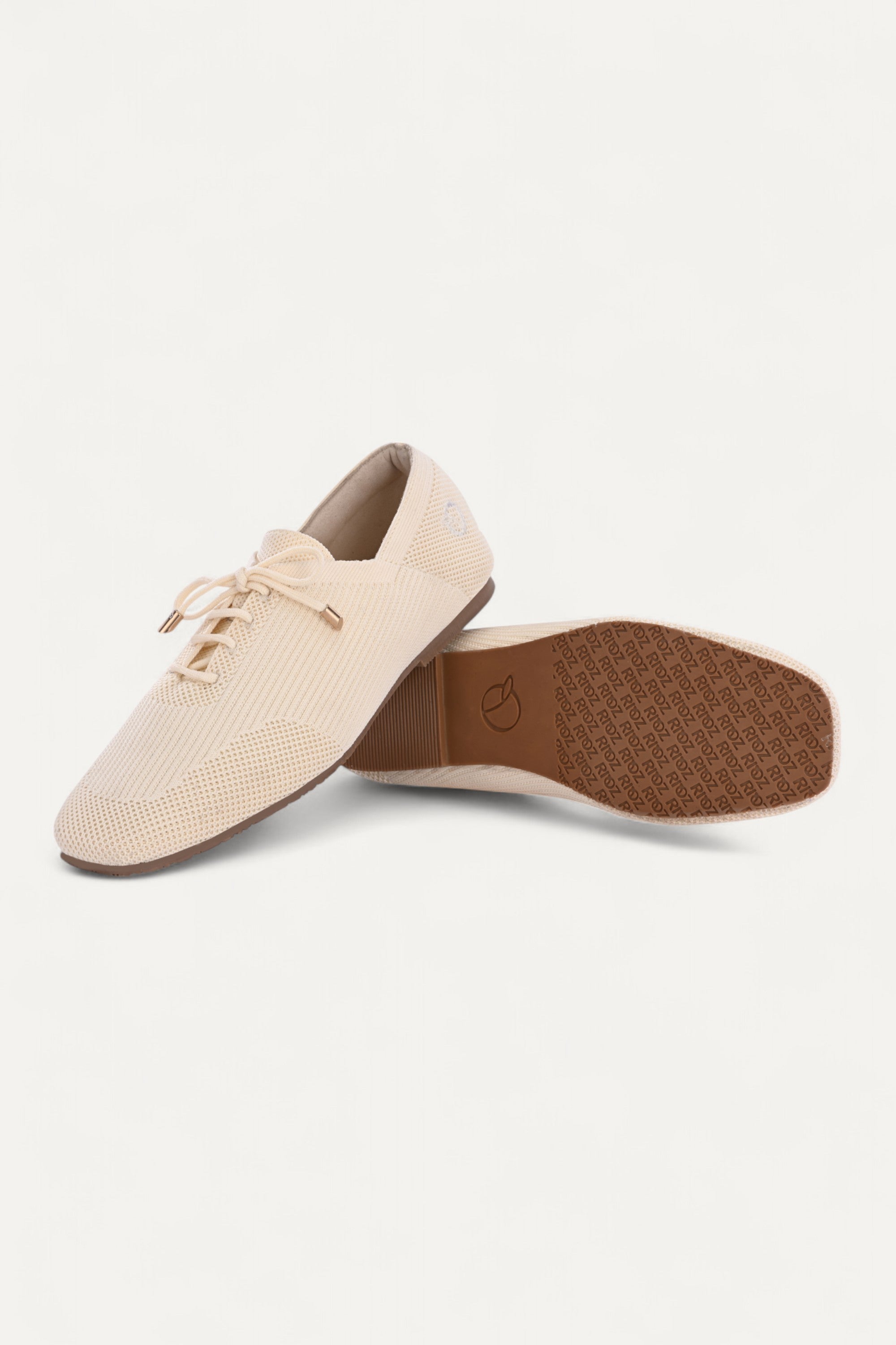 rioz store- sneakers for women- lace up sneakers - eco friendly shoe-sustainable footwear-beige loafers-cream loafers