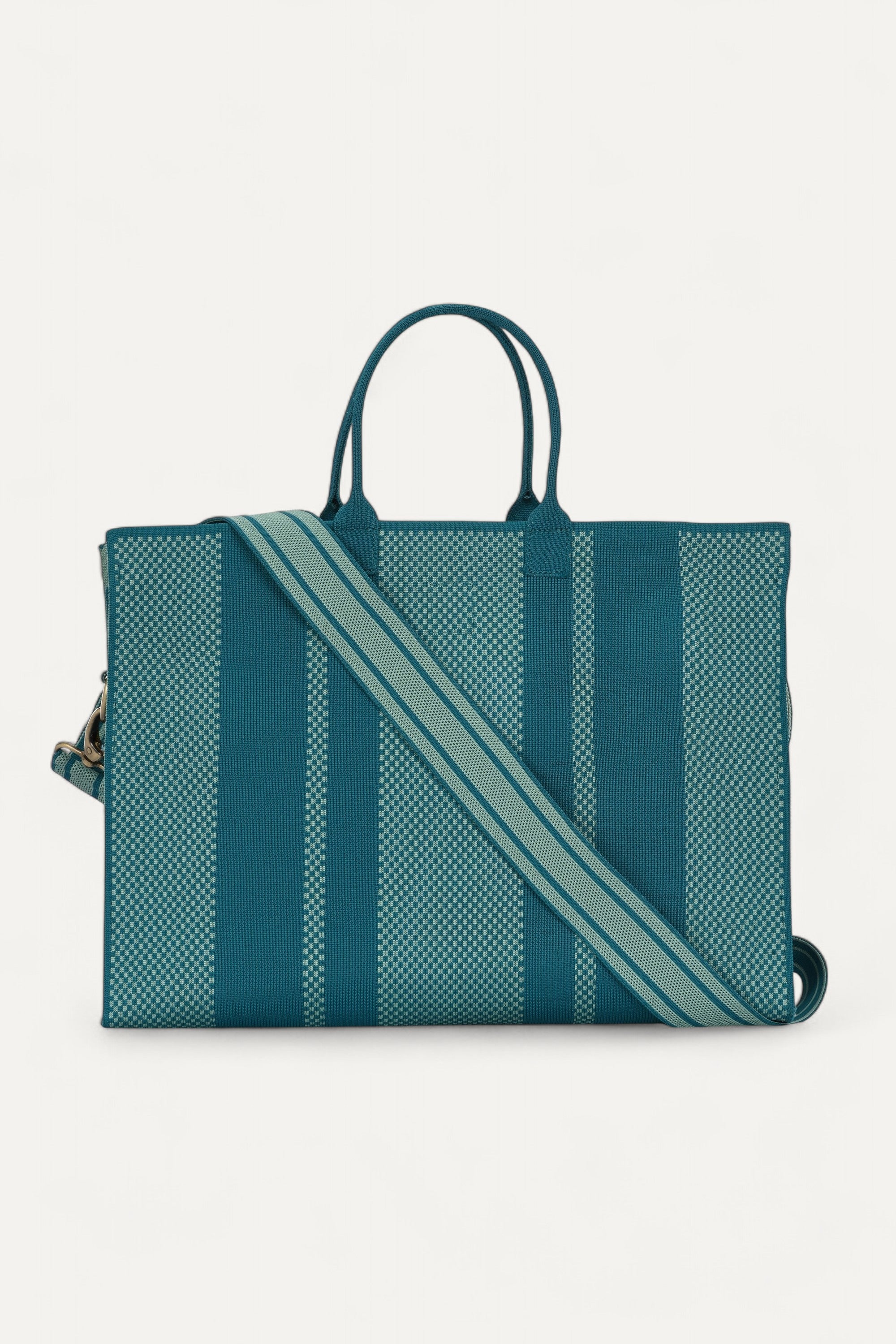 Eco-friendly women’s messenger office bag—durable, spacious, and made from sustainable materials, perfect for professional and everyday use.