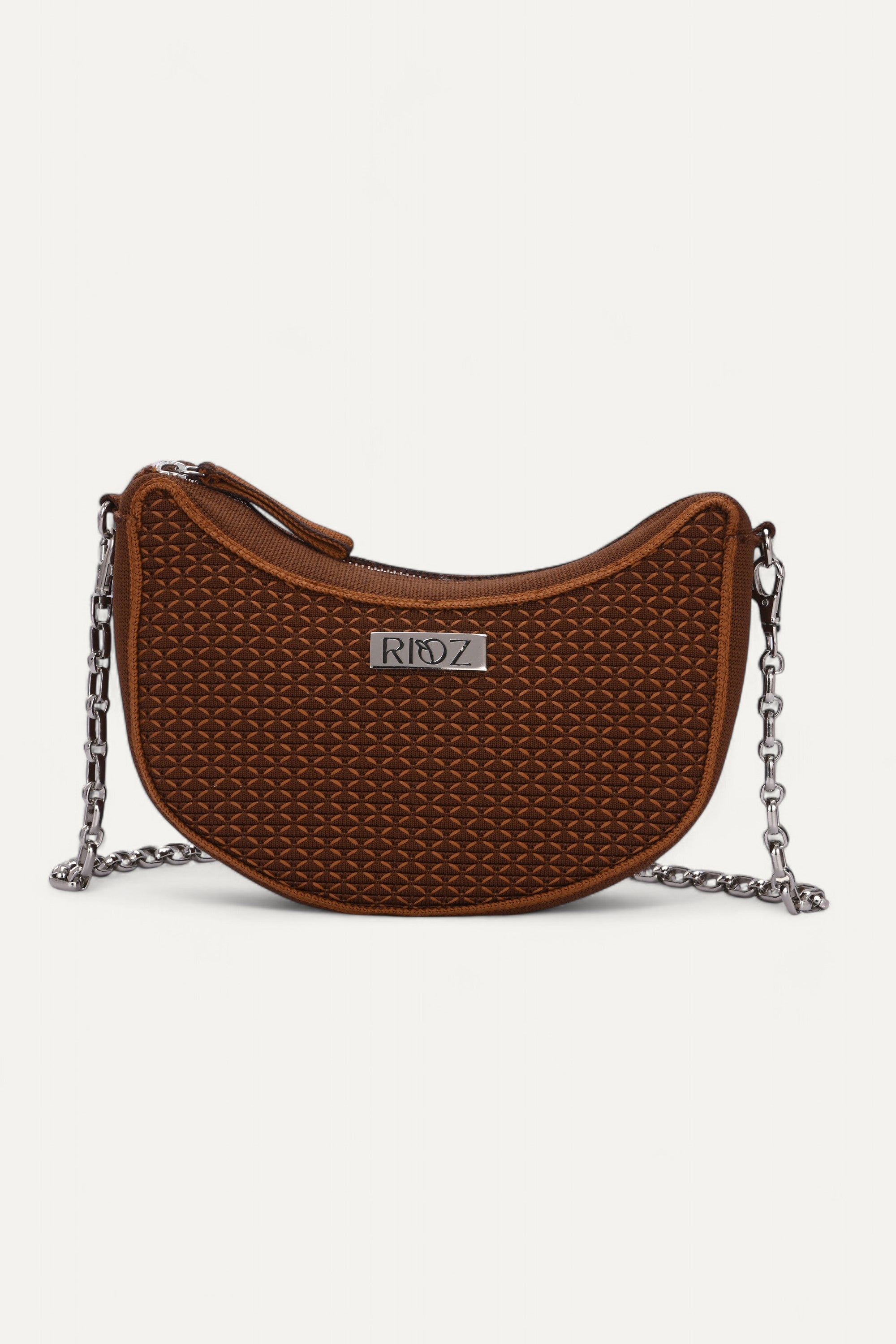 Eco-friendly crossbody bag for women—compact, stylish, and made from sustainable materials, ideal for everyday hands-free convenience