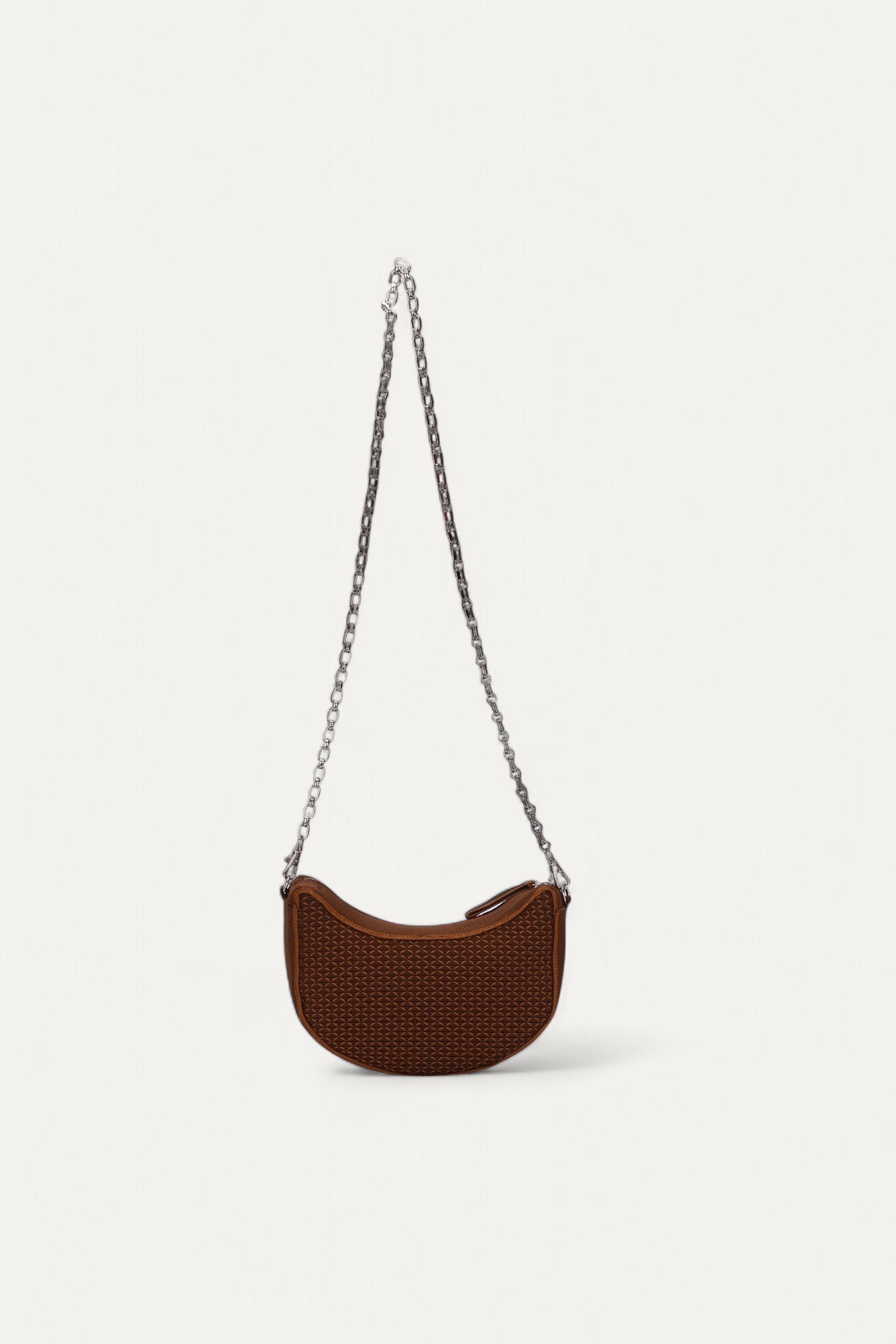 Eco-friendly crossbody bag for women—compact, stylish, and made from sustainable materials, ideal for everyday hands-free convenience