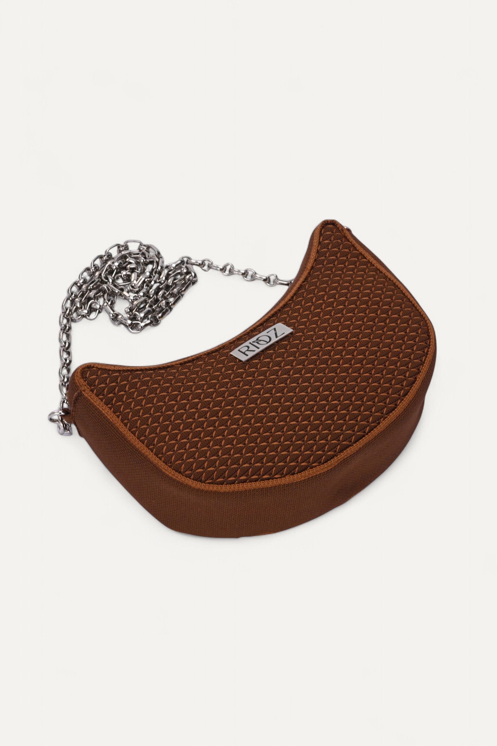 Eco-friendly crossbody bag for women—compact, stylish, and made from sustainable materials, ideal for everyday hands-free convenience