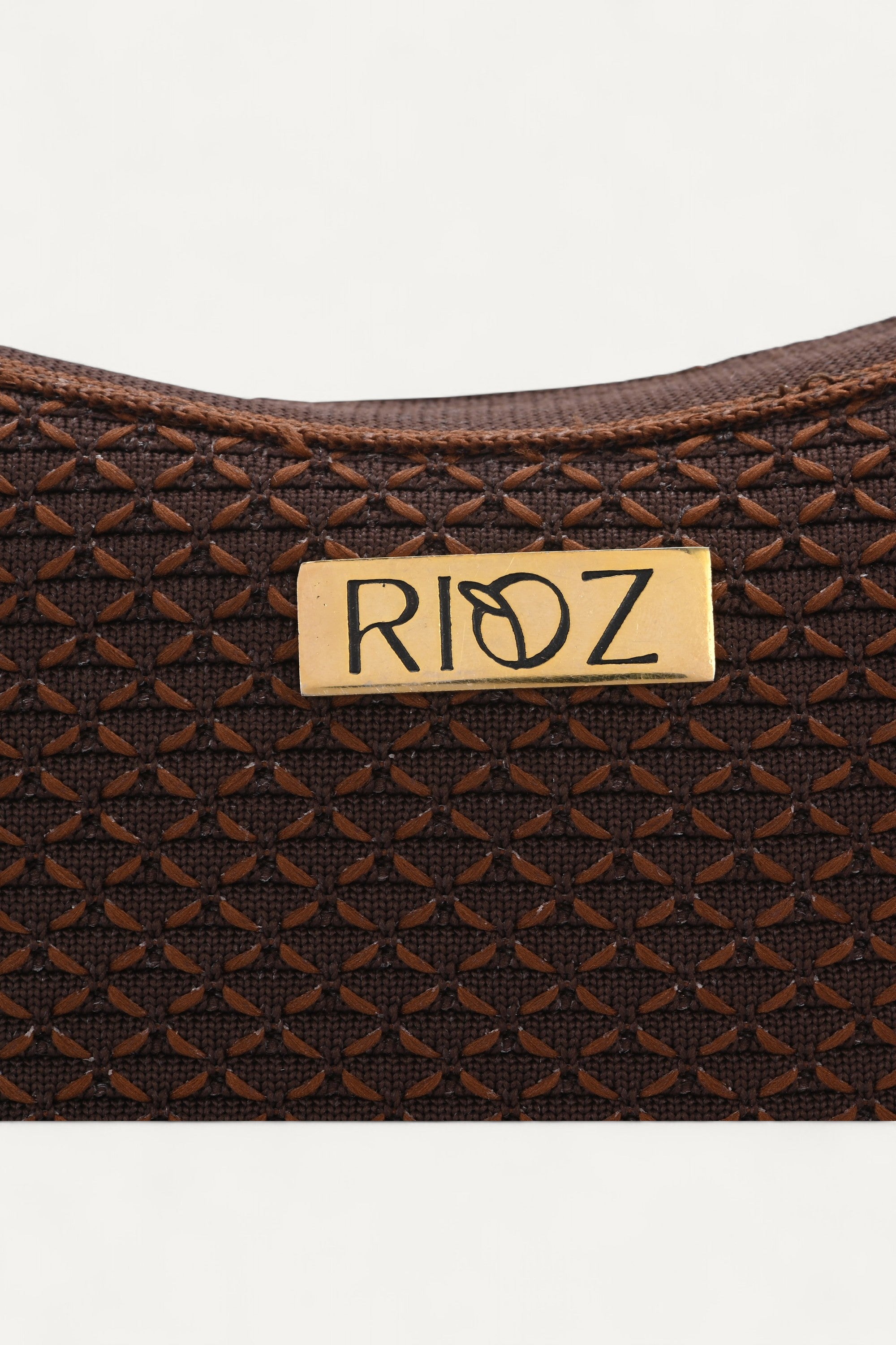 rioz-Eco-friendly crossbody bag for women—compact, stylish, and made from sustainable materials, ideal for everyday hands-free convenience