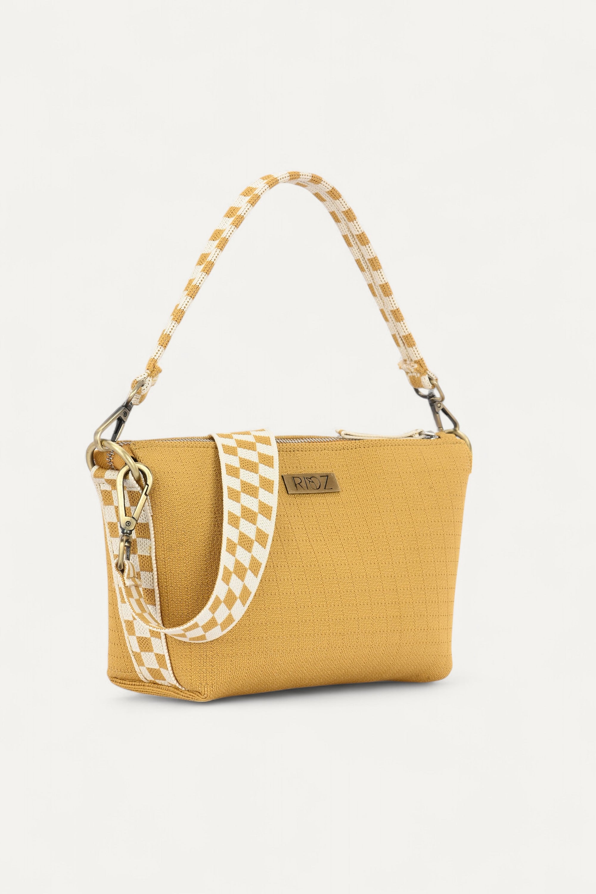 Rioz-Eco friendly bags-crossbody bags for women- sustainable-made from recycled plastic- secure zipper