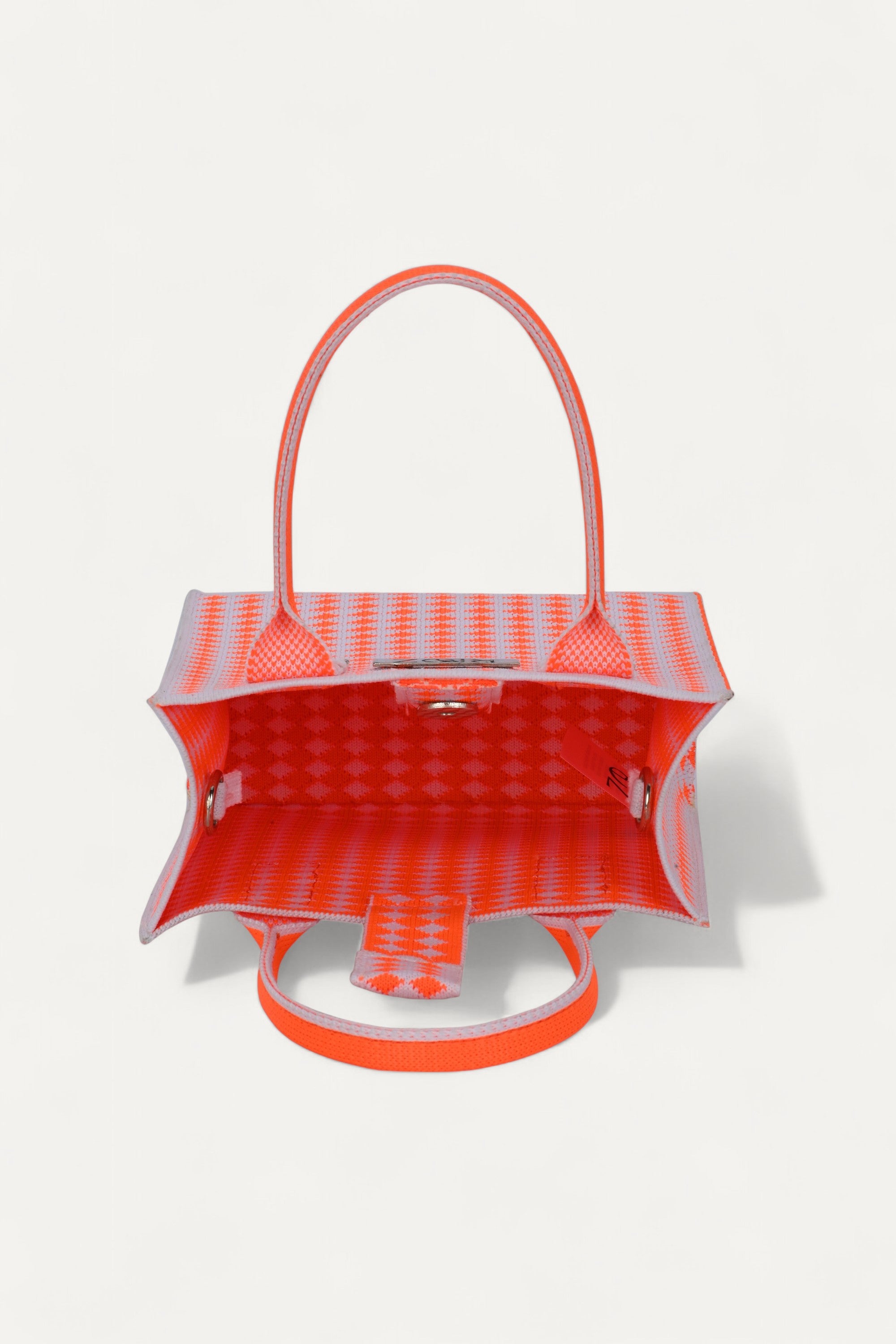 Rioz-Eco friendly bags-crossbody bags for women- sustainable-made from recycled plastic- secure zipper