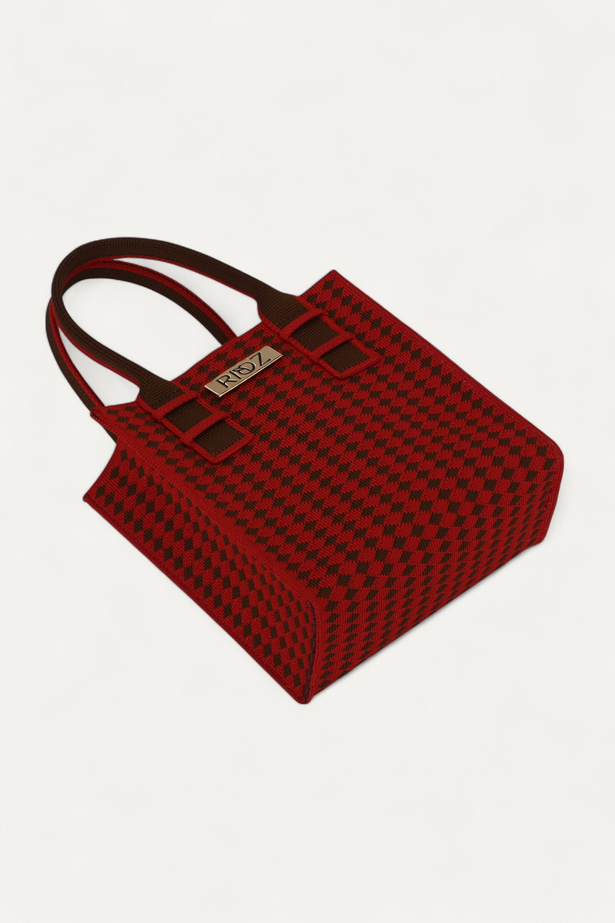 Rioz-Eco friendly bags-crossbody bags for women- sustainable-made from recycled plastic- secure zipper