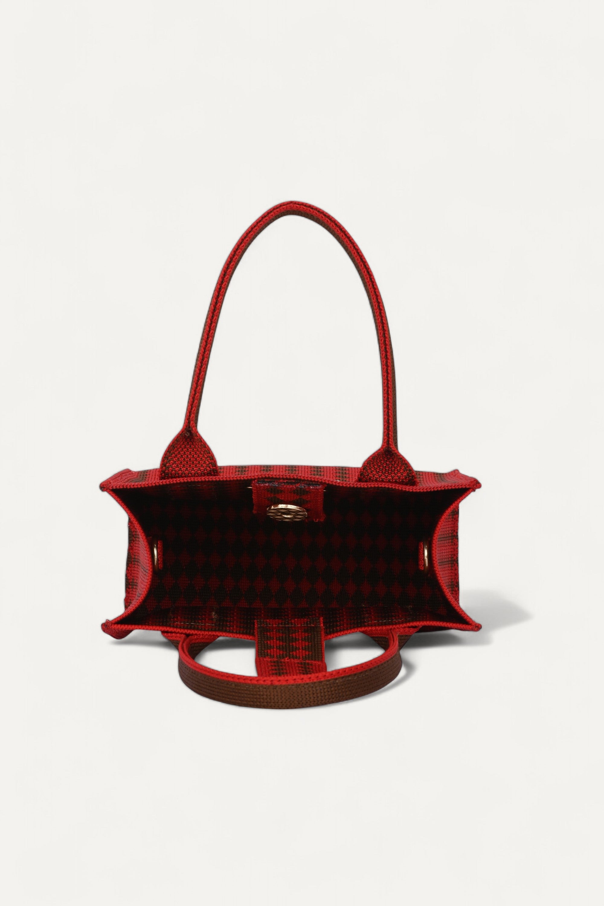 Rioz-Eco friendly bags-crossbody bags for women- sustainable-made from recycled plastic- secure zipper