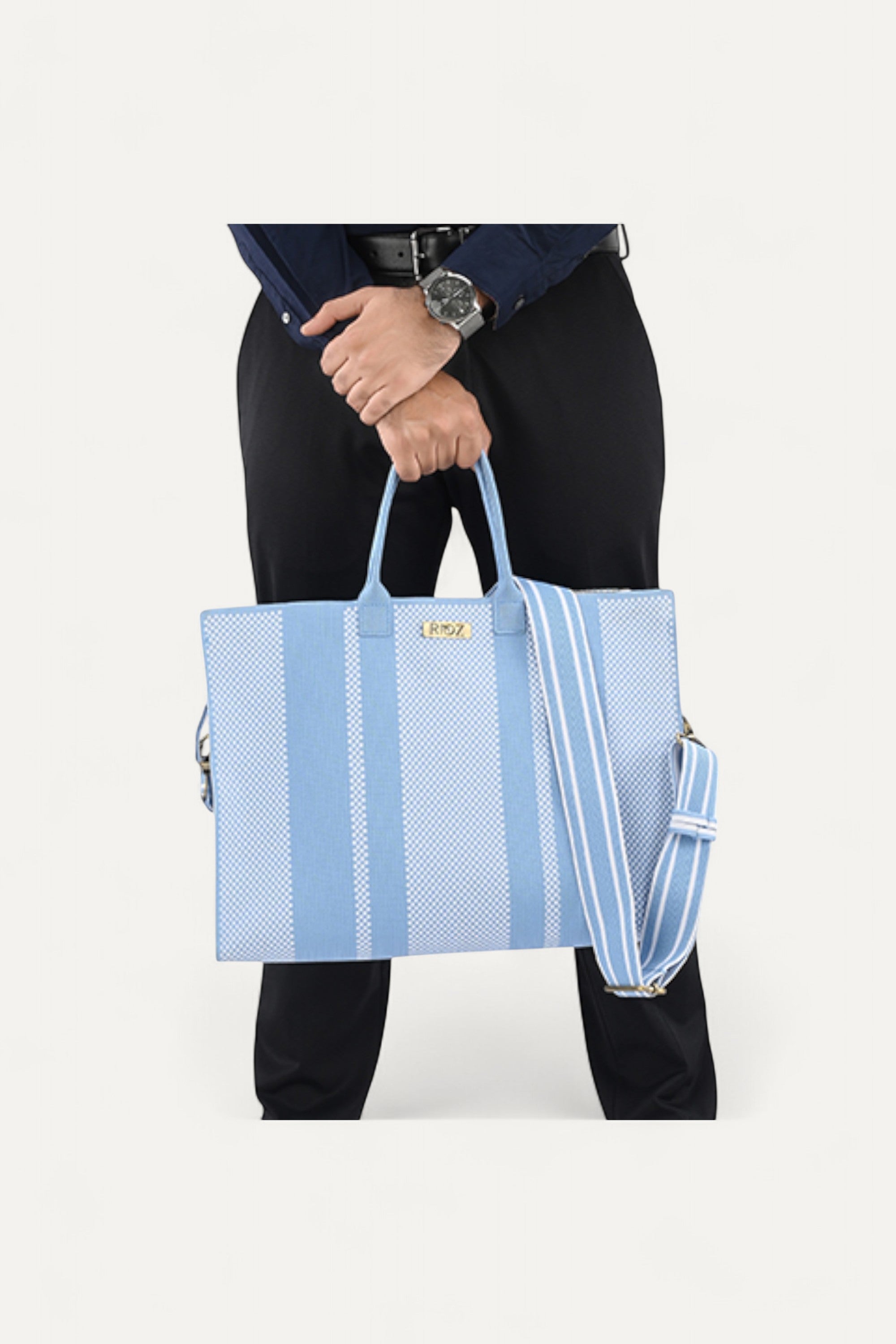 Eco-friendly women’s messenger office bag—durable, spacious, and made from sustainable materials, perfect for professional and everyday use.