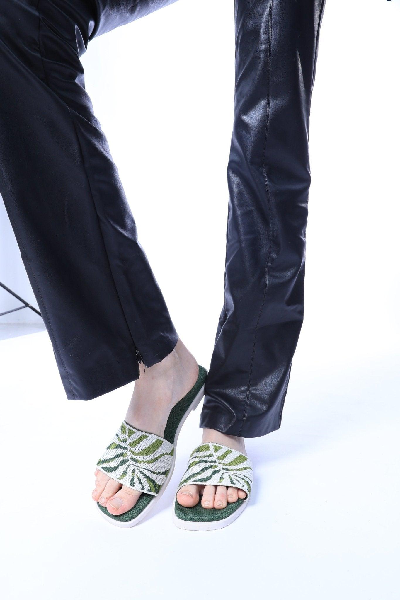 Feet Treat- Sliders - Rioz