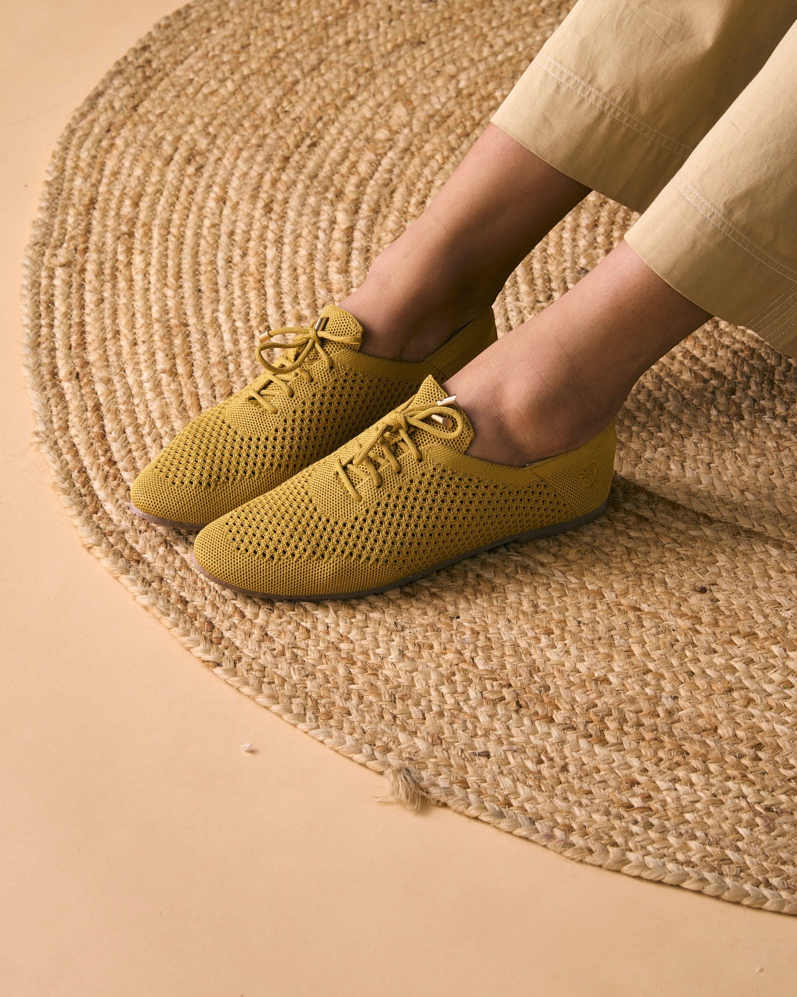 Airy Lace Up Sneakers- Pointed