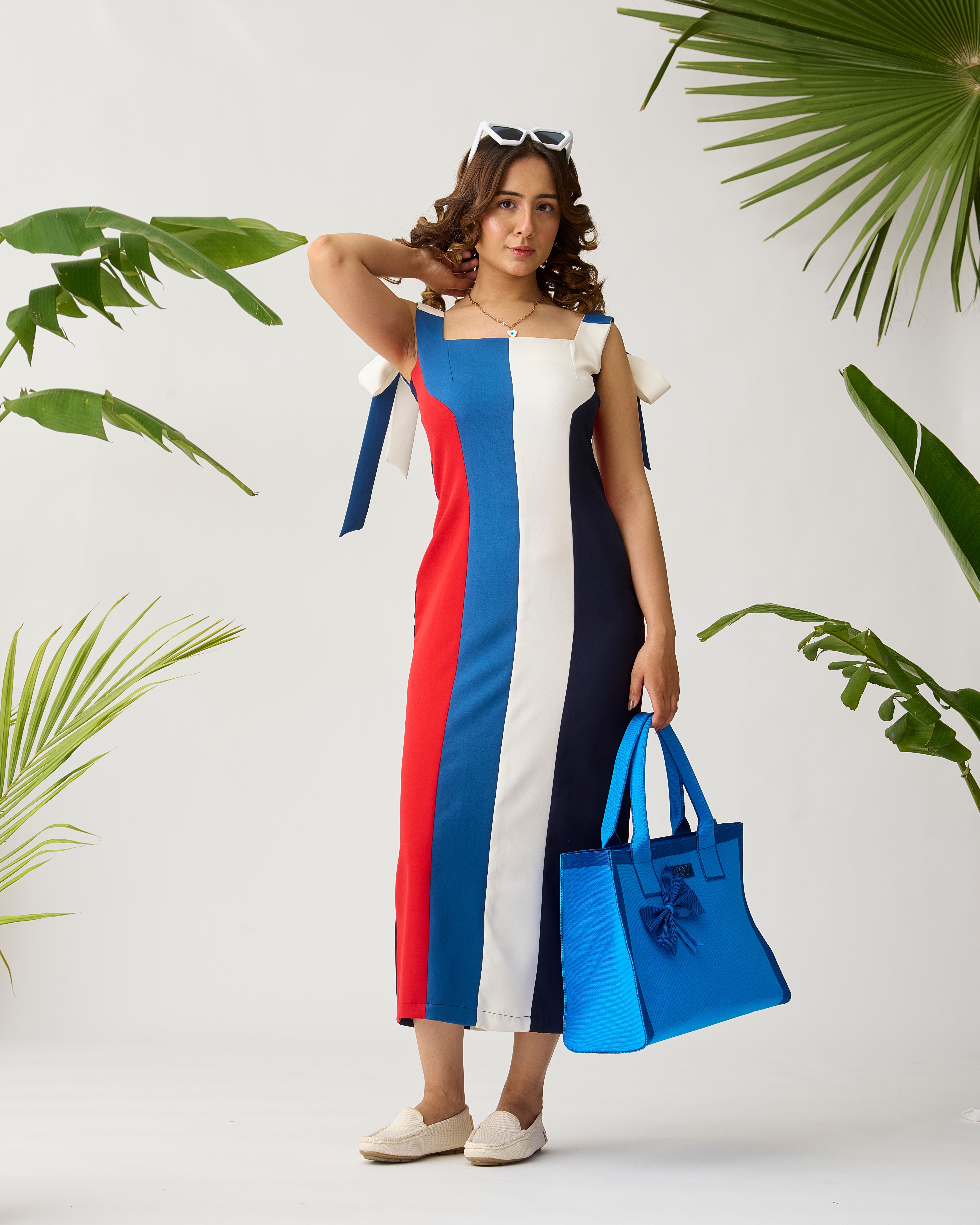 Bloom- Zipper Book Tote Bag
