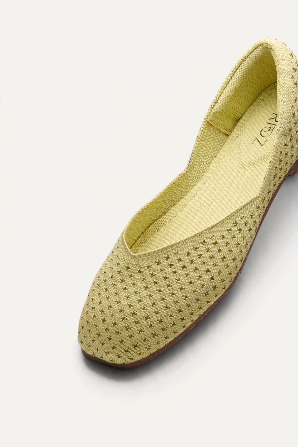 Sitara Juttis in Lime Gold, shimmer knit close-up