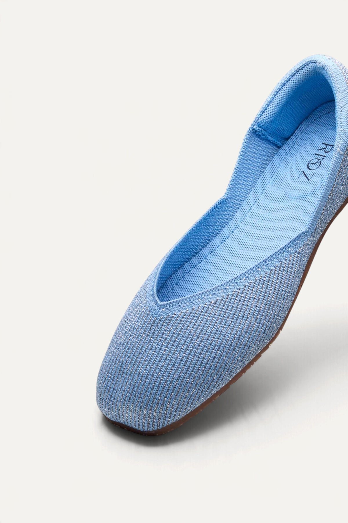 Sitara Juttis in Sky Blue Silver, shimmer knit close-up