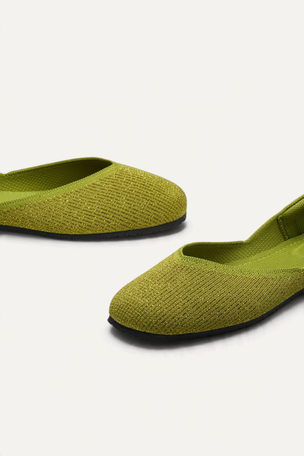 Sitara Juttis in Green Gold, pair, front view