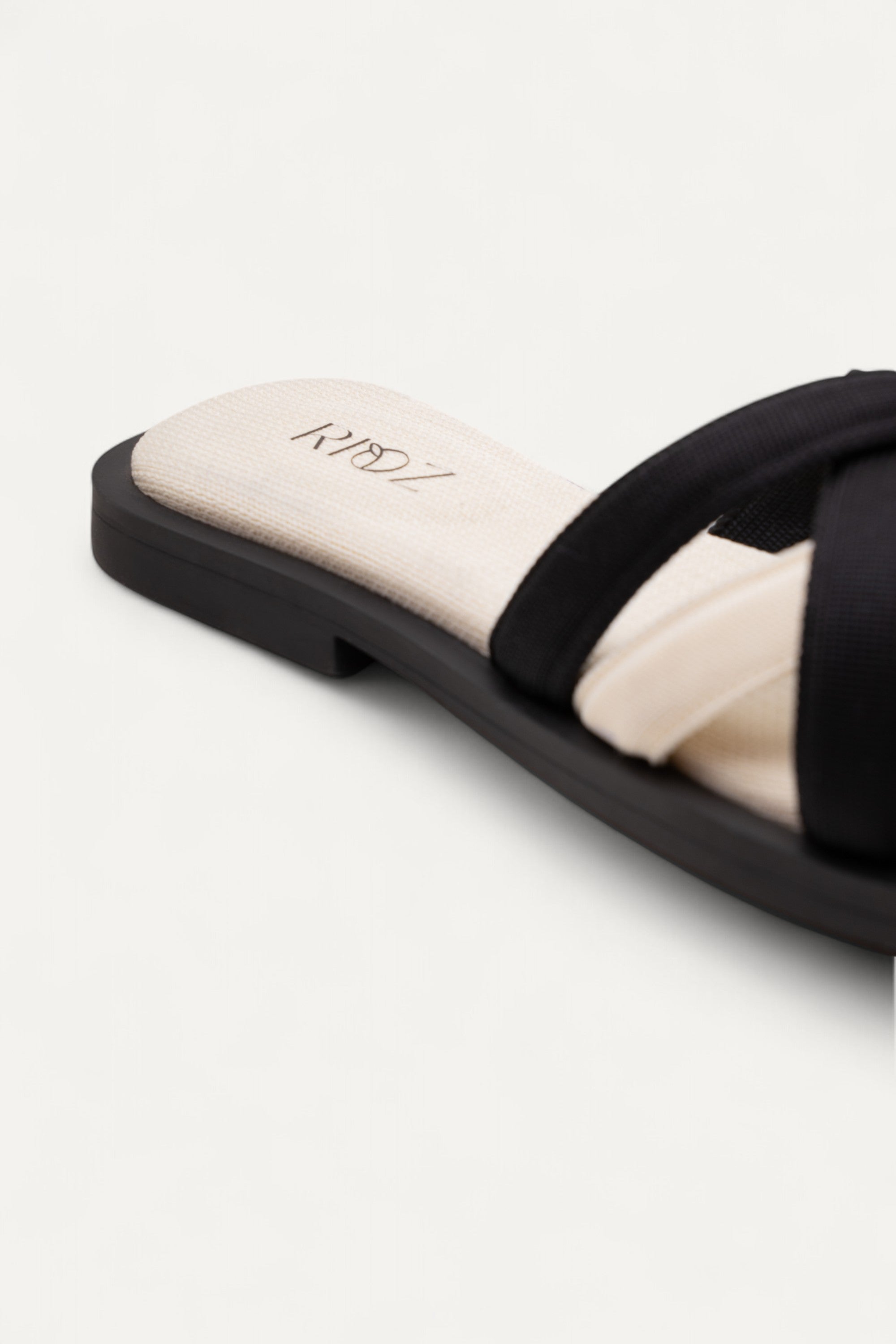 Rioz store-women flats -comfortable-eco friendly-sustainable- flats shoe for women-party wear sandals-white sandal