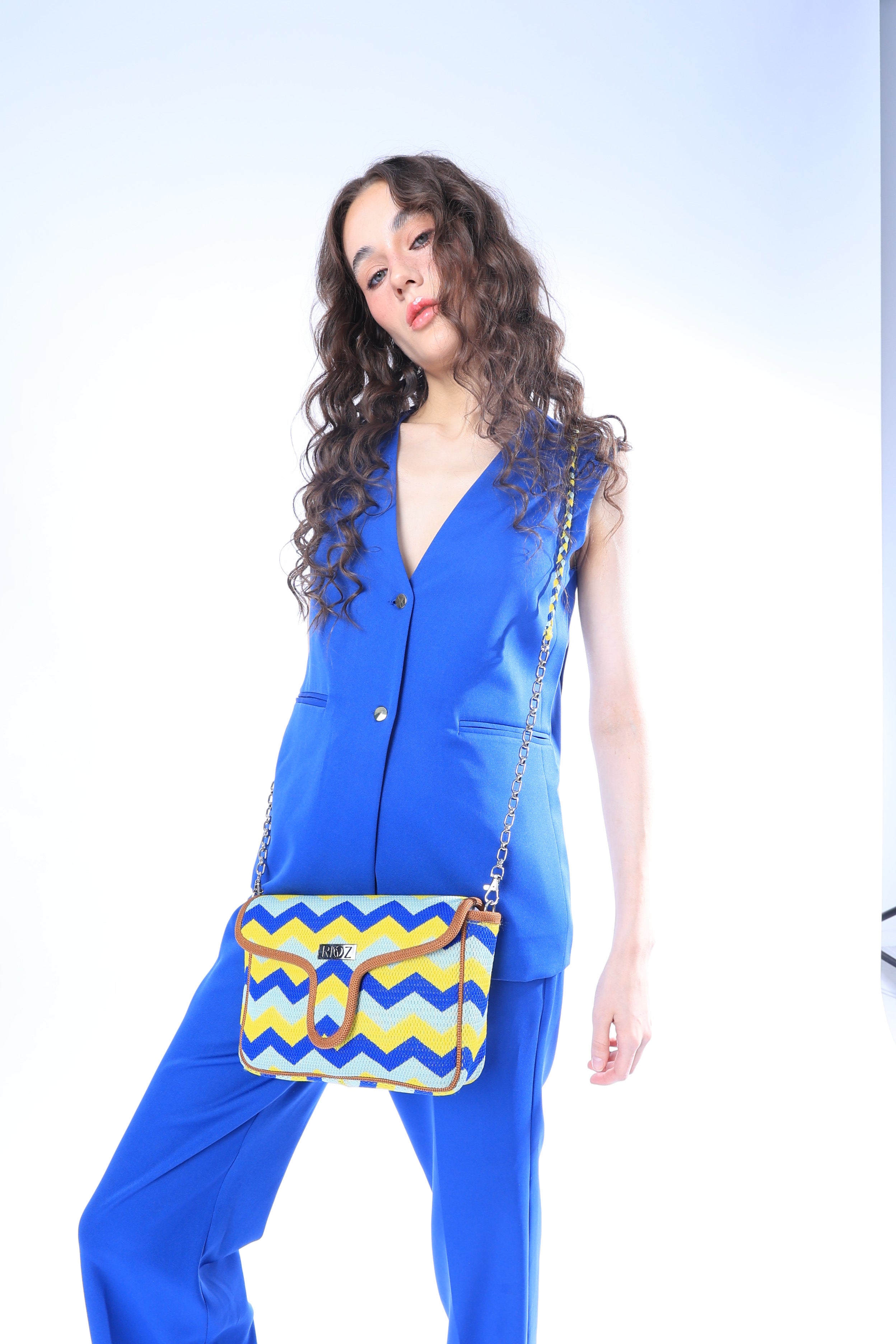Rioz-Eco friendly bags-crossbody bags for women- sustainable-made from recycled plastic- secure zipper