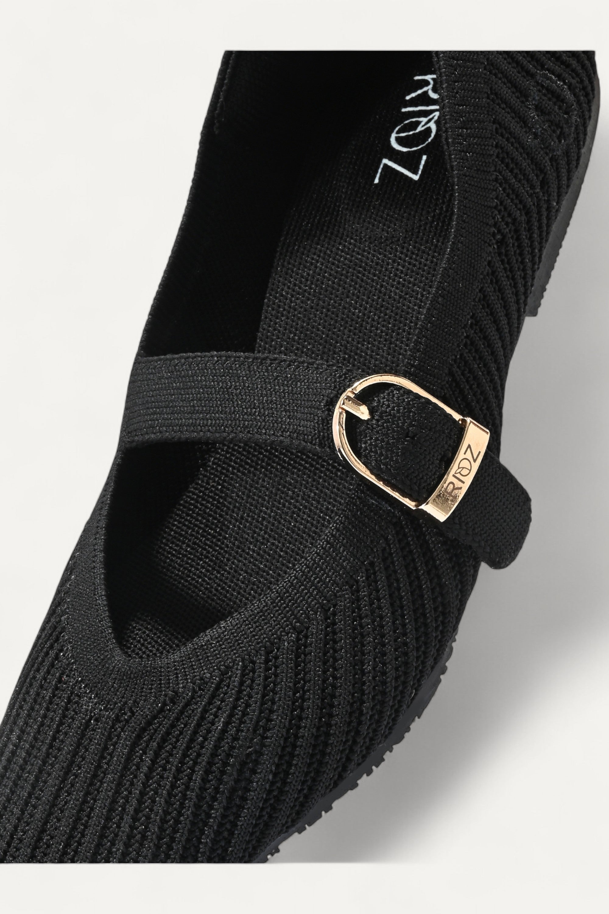 The Pointed Toe- Veloce Mary Janes