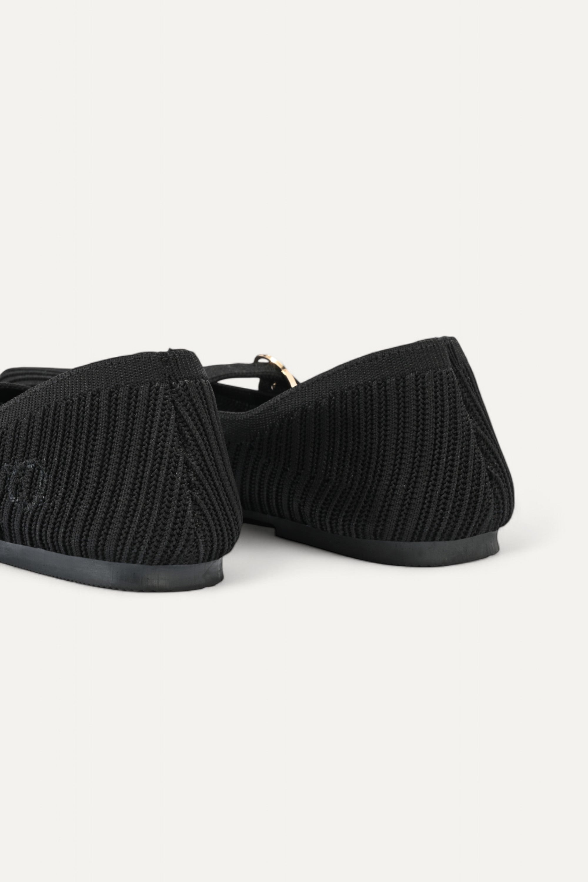 The Pointed Toe- Veloce Mary Janes