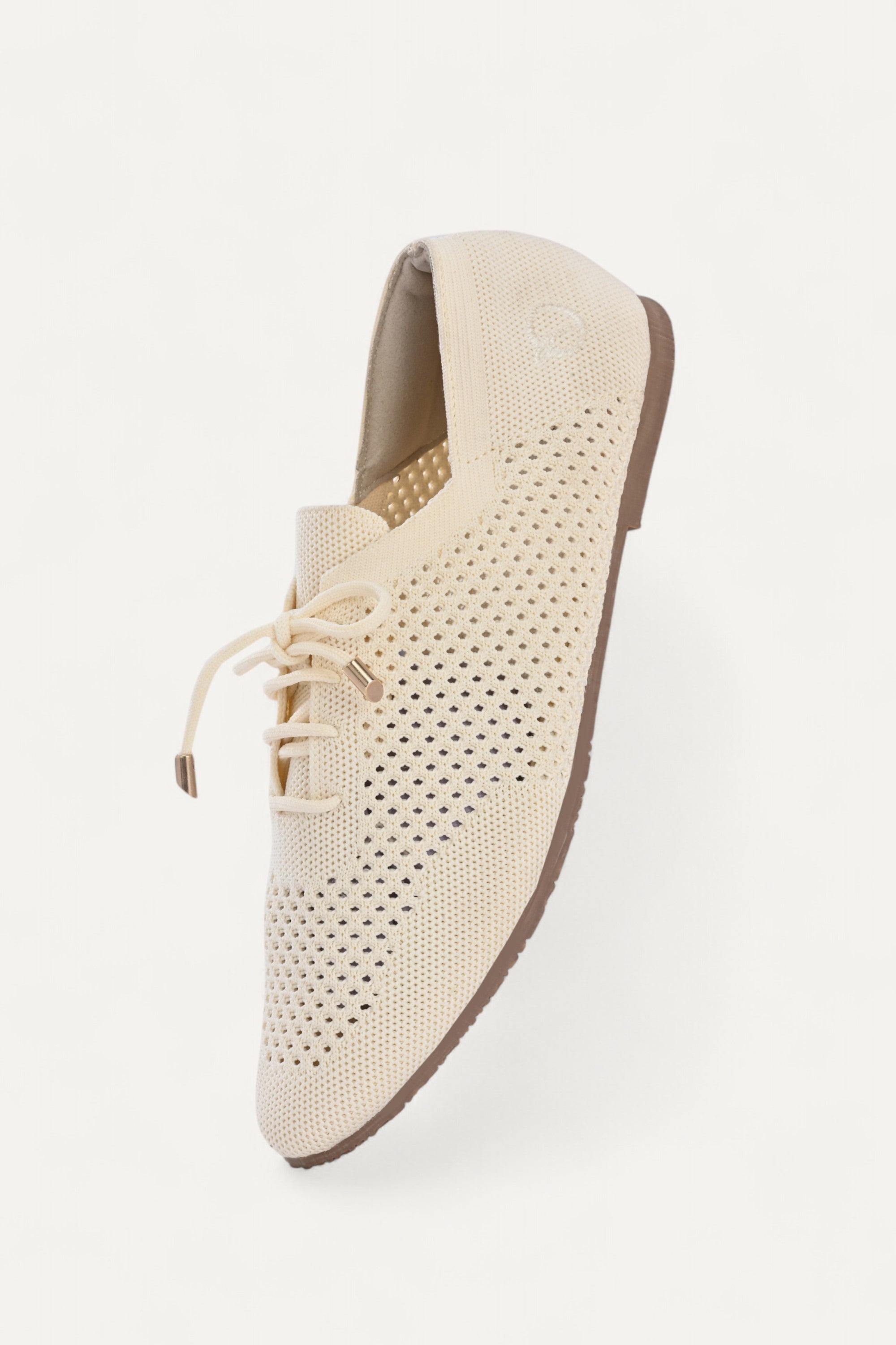 rioz store- sneakers for women- lace up sneakers - eco friendly shoe-sustainable footwear-beige loafers-cream loafers