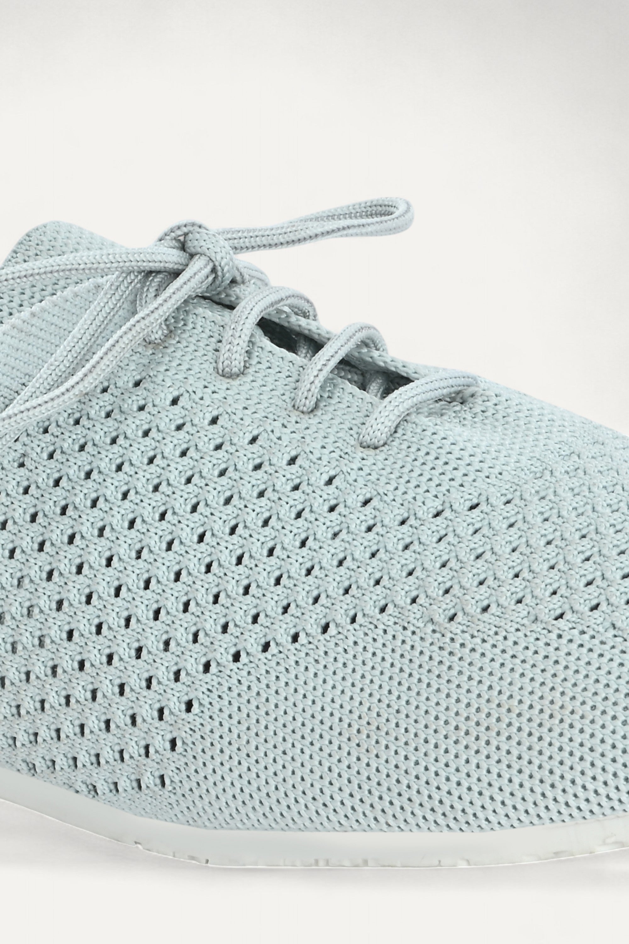 rioz store- sneakers for women- lace up sneakers - eco friendly shoe-sustainable footwear
