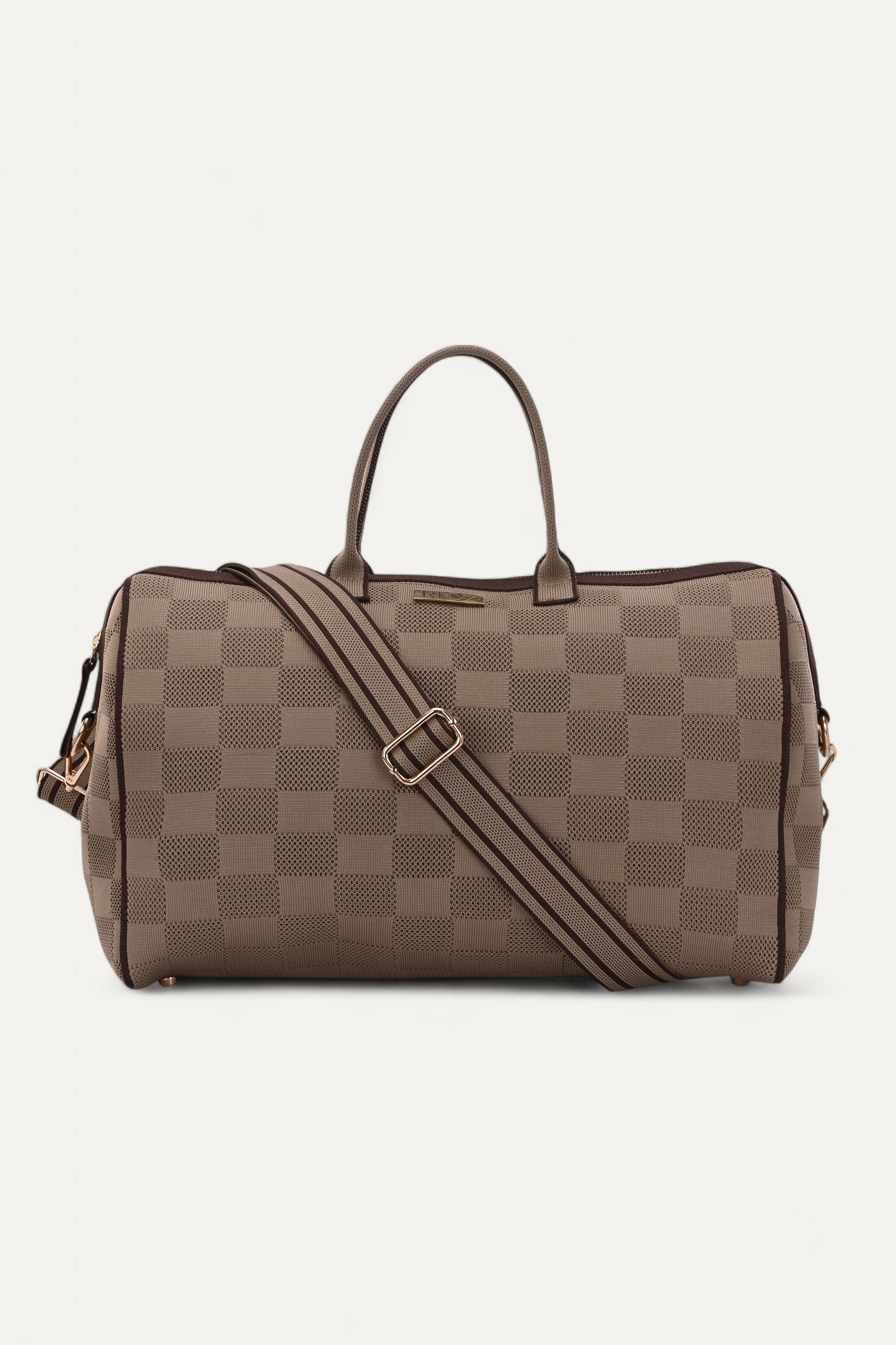 rioz-Eco-friendly travel duffle bag—spacious, lightweight, and made from sustainable recycled materials, perfect for stylish and conscious travel.

