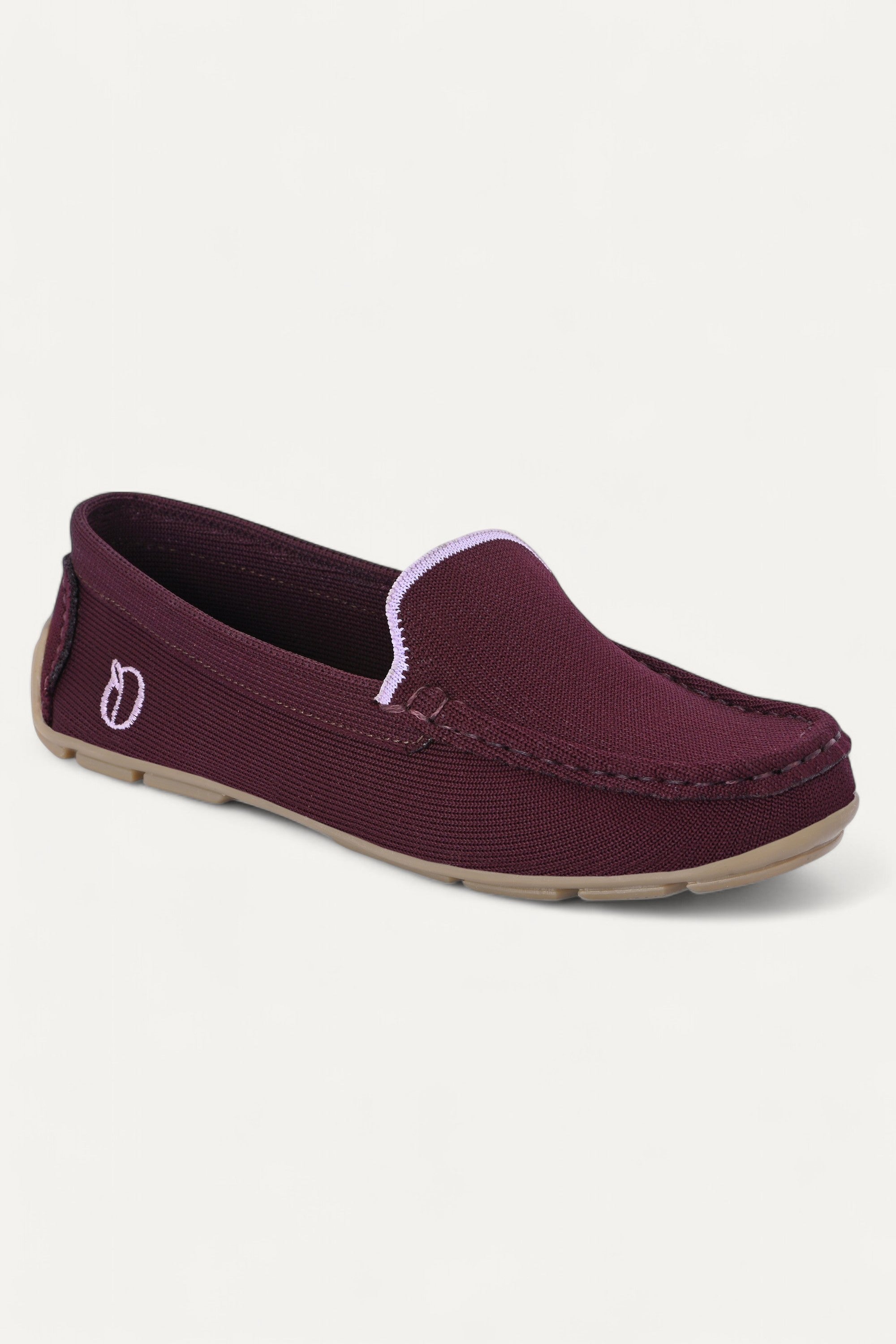 Rioz: Eco-friendly and sustainable women’s loafers made from recycled materials, stylish and comfortable for everyday wear.
