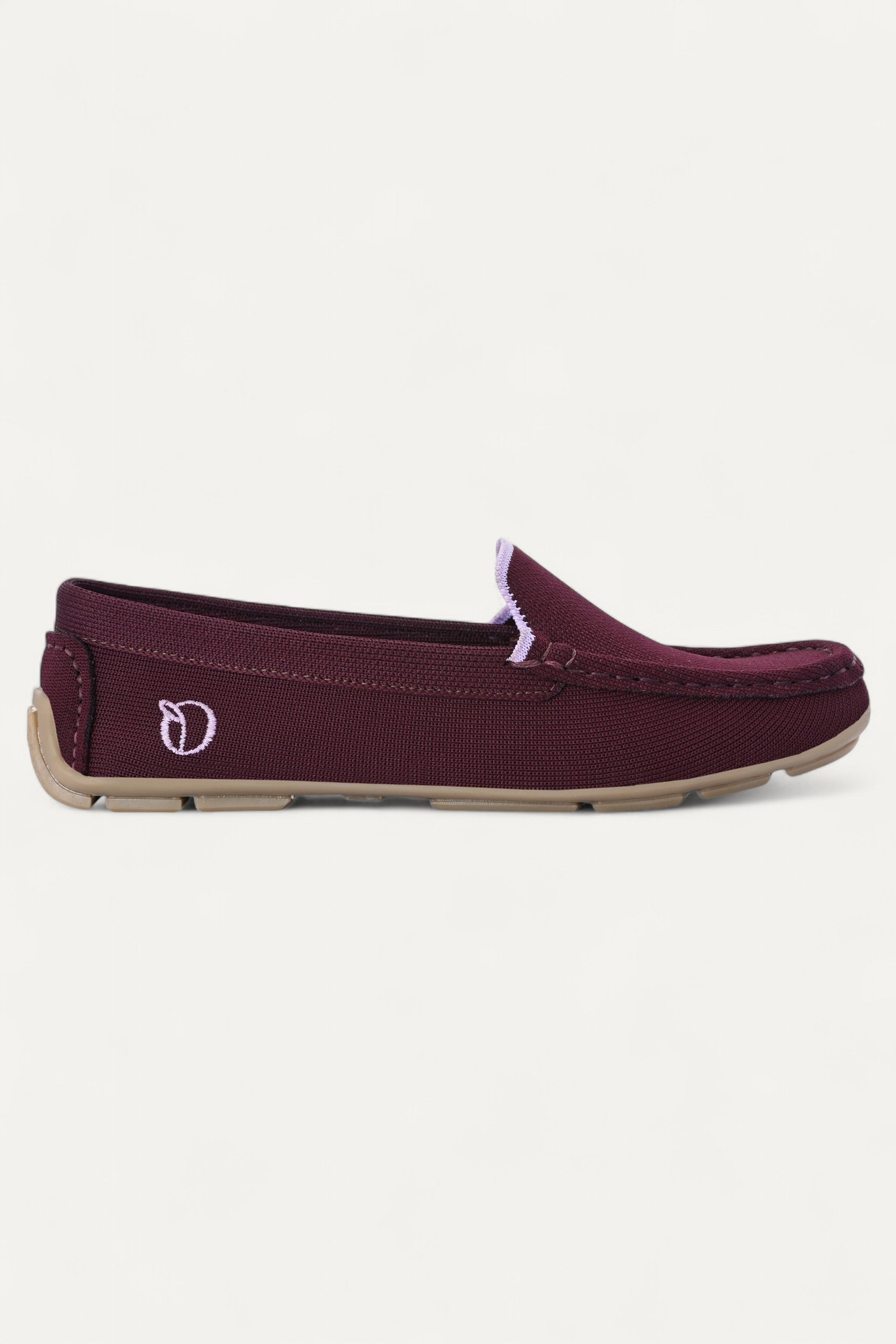 Rioz: Eco-friendly and sustainable women’s loafers made from recycled materials, stylish and comfortable for everyday wear.
