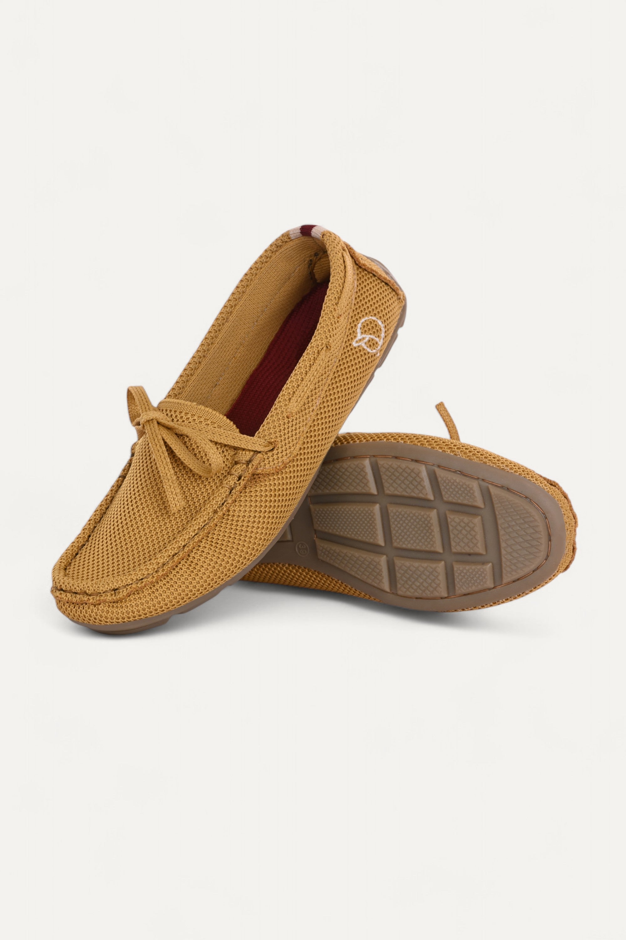 rioz store- sneakers for women- lace up sneakers - eco friendly shoe-sustainable footwear-beige loafers-cream loafers