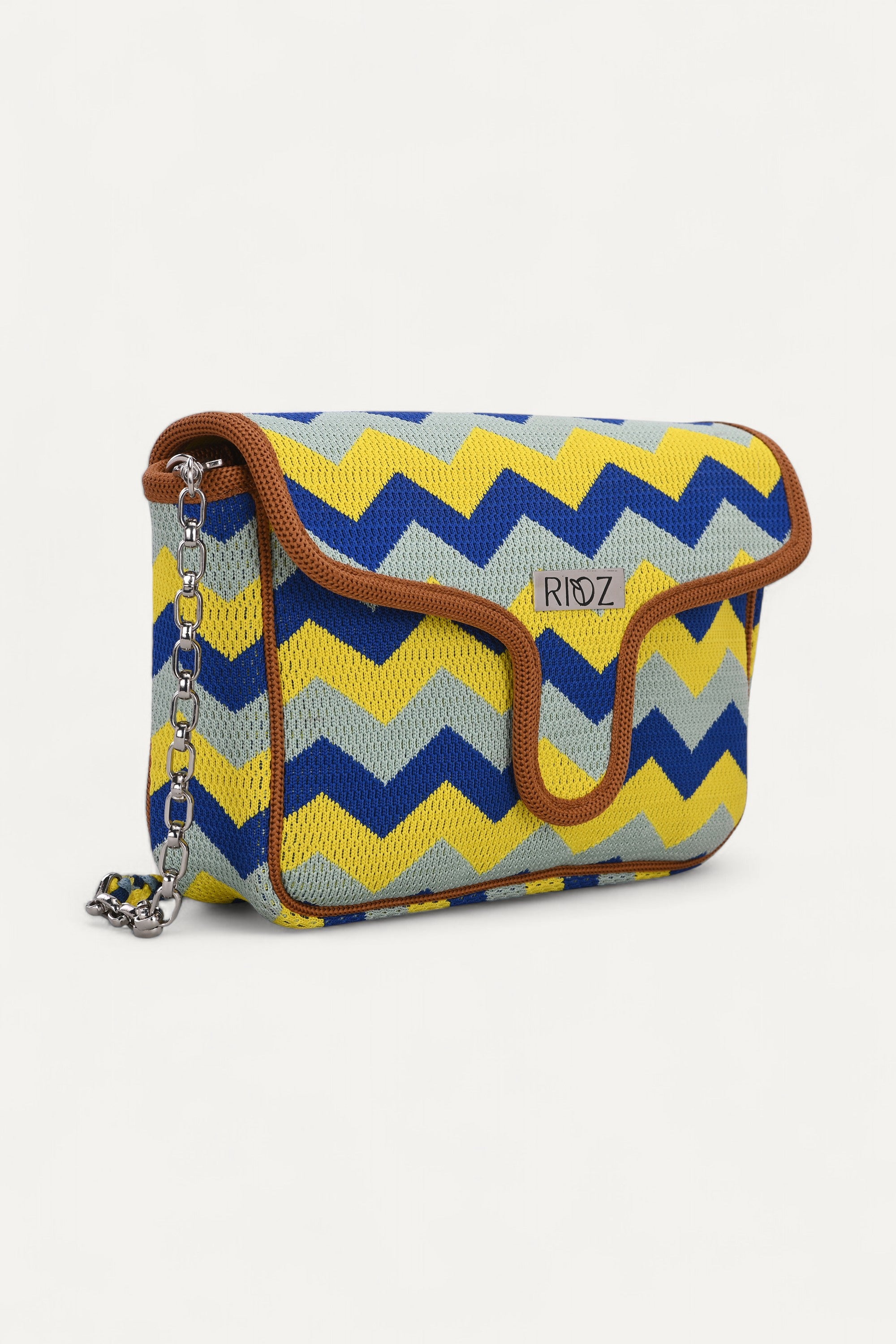 Rioz-Eco friendly bags-crossbody bags for women- sustainable-made from recycled plastic- secure zipper
