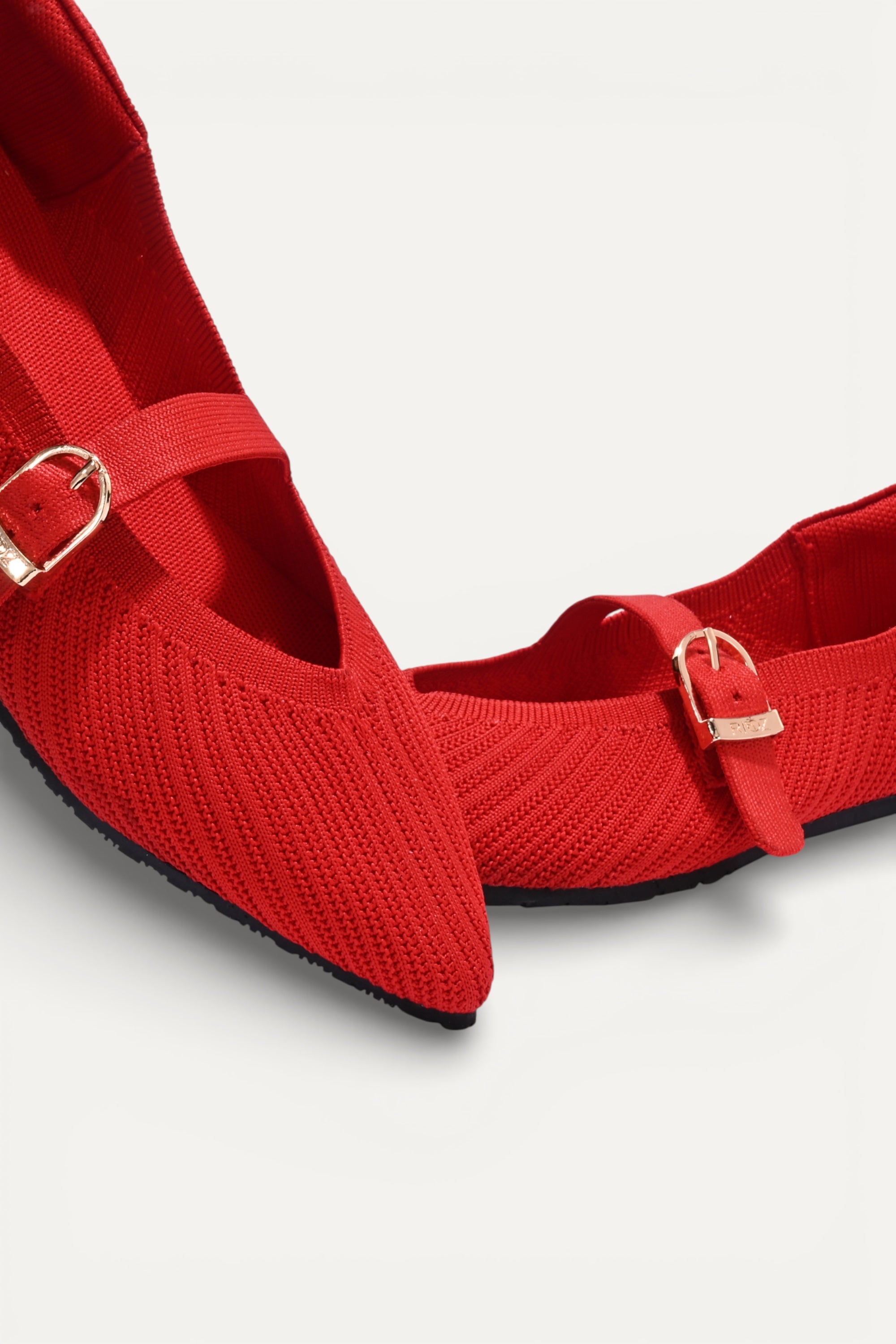 The Pointed Toe- Veloce Mary Janes