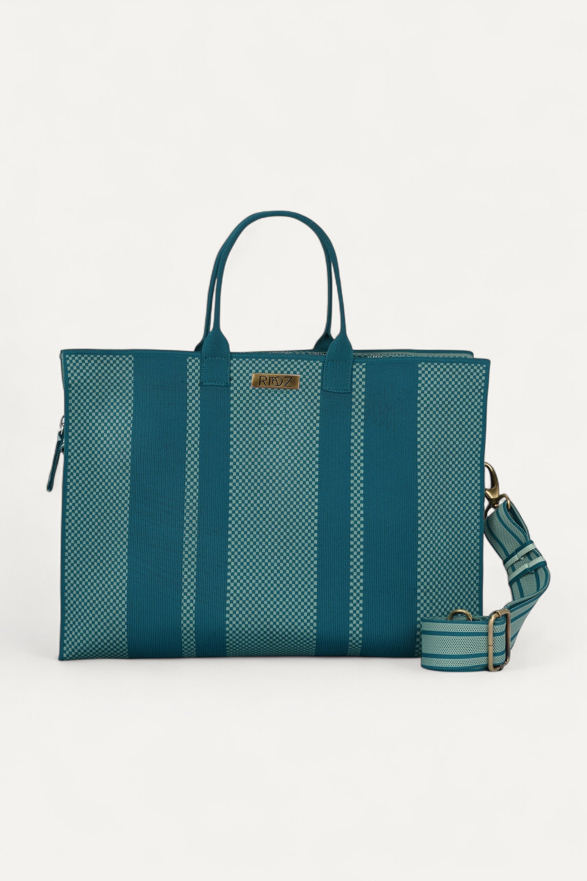 Eco-friendly women’s messenger office bag—durable, spacious, and made from sustainable materials, perfect for professional and everyday use.


