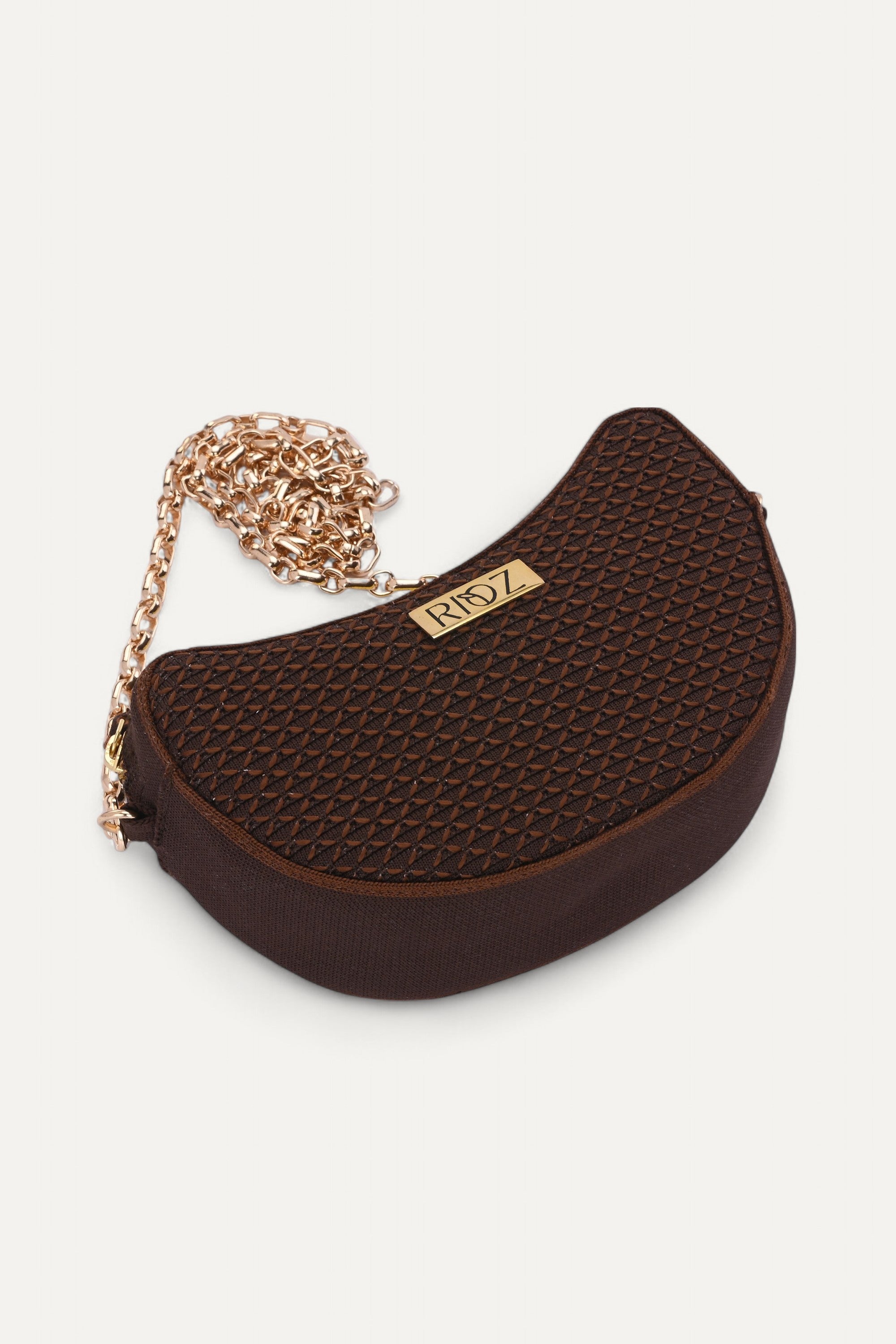 rioz-Eco-friendly crossbody bag for women—compact, stylish, and made from sustainable materials, ideal for everyday hands-free convenience