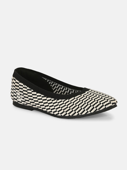 rioz-bellies for women - black bellies-bellies footwear-white bellies-bellies flat -flat bellies for girls- black sandals-black flats-lack and white bellies-girls bellies