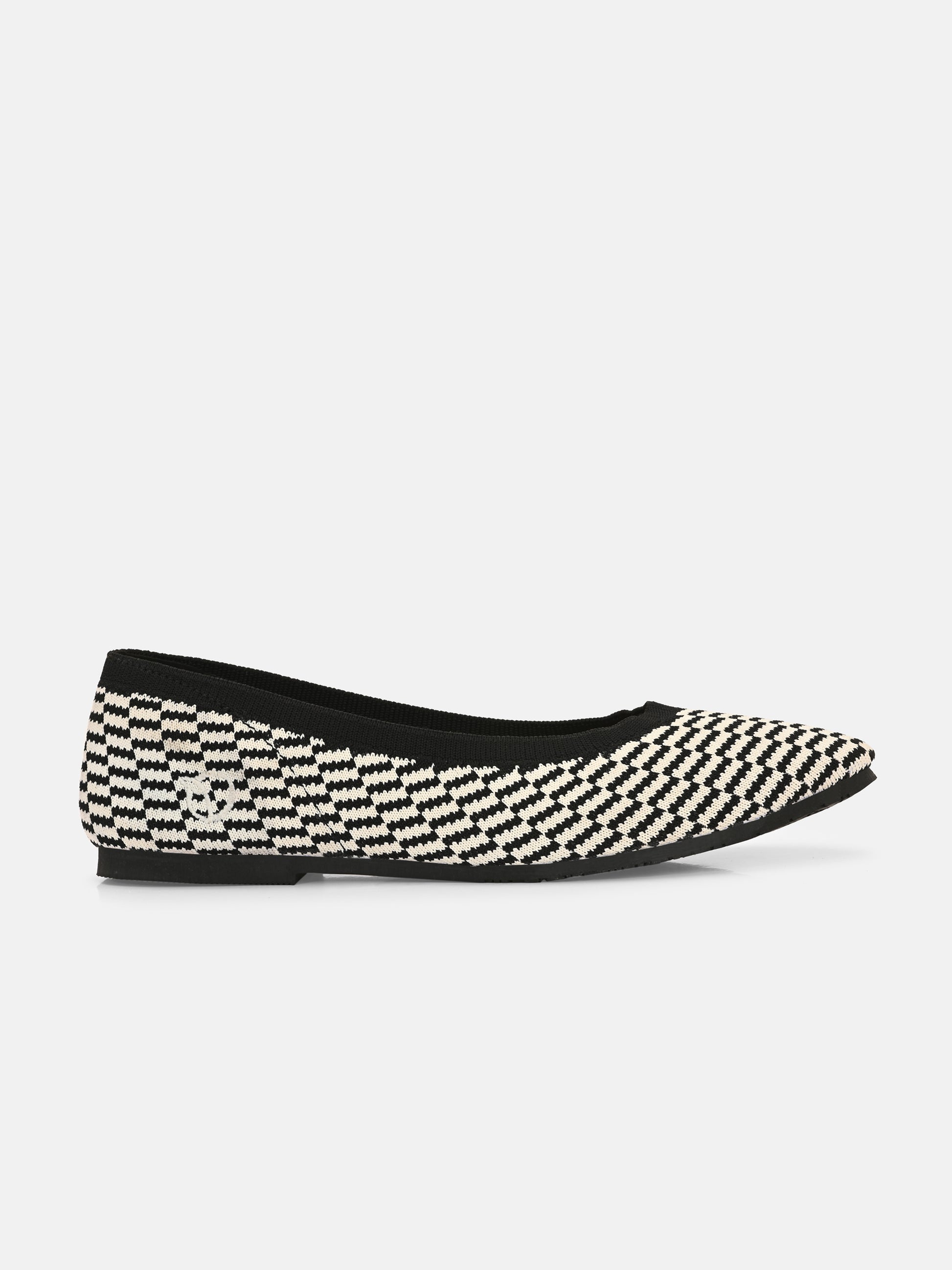 rioz-bellies for women - black bellies-bellies footwear-white bellies-bellies flat -flat bellies for girls- black sandals-black flats-lack and white bellies-girls bellies