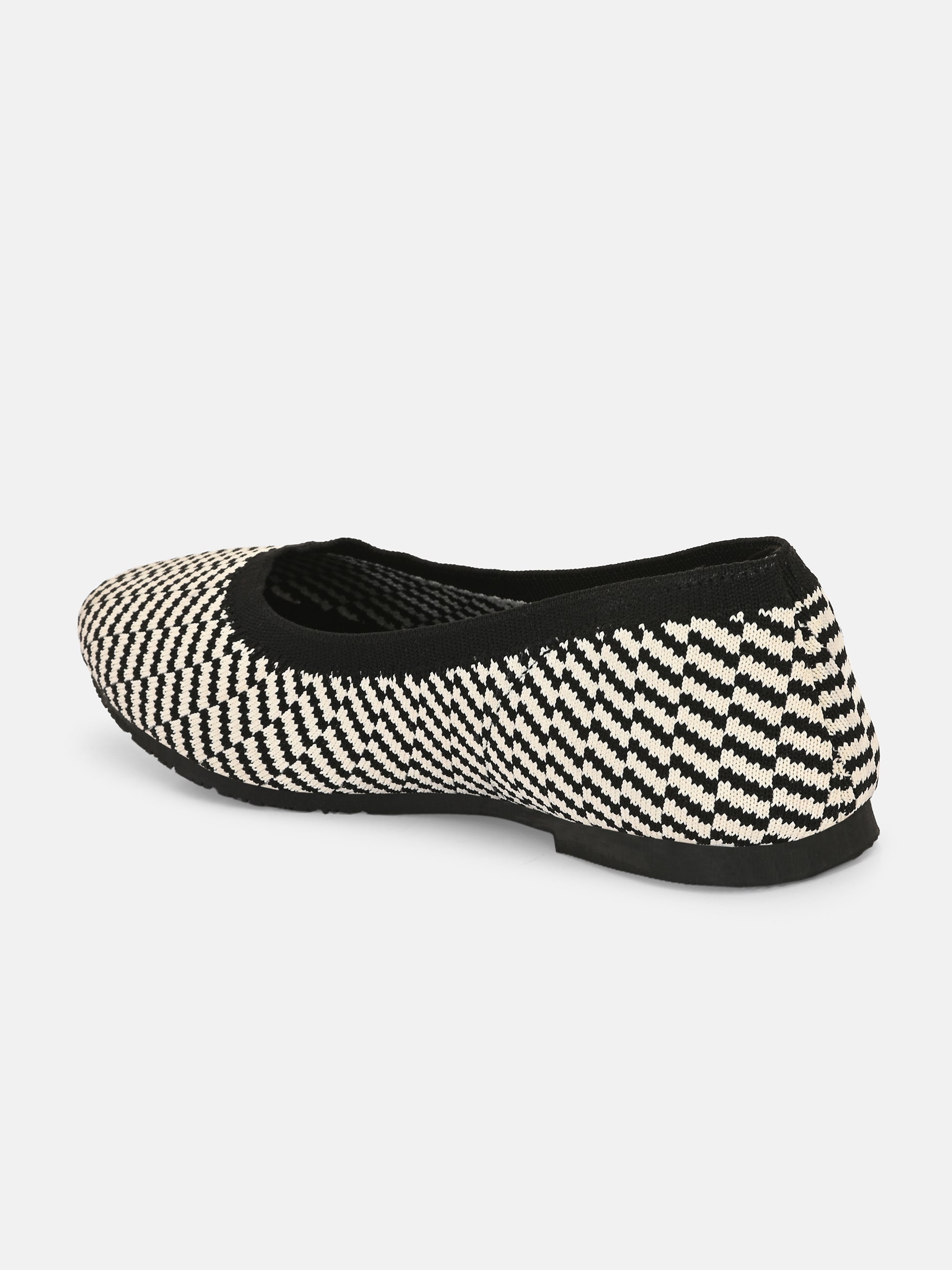 rioz-bellies for women - black bellies-bellies footwear-white bellies-bellies flat -flat bellies for girls- black sandals-black flats-lack and white bellies-girls bellies