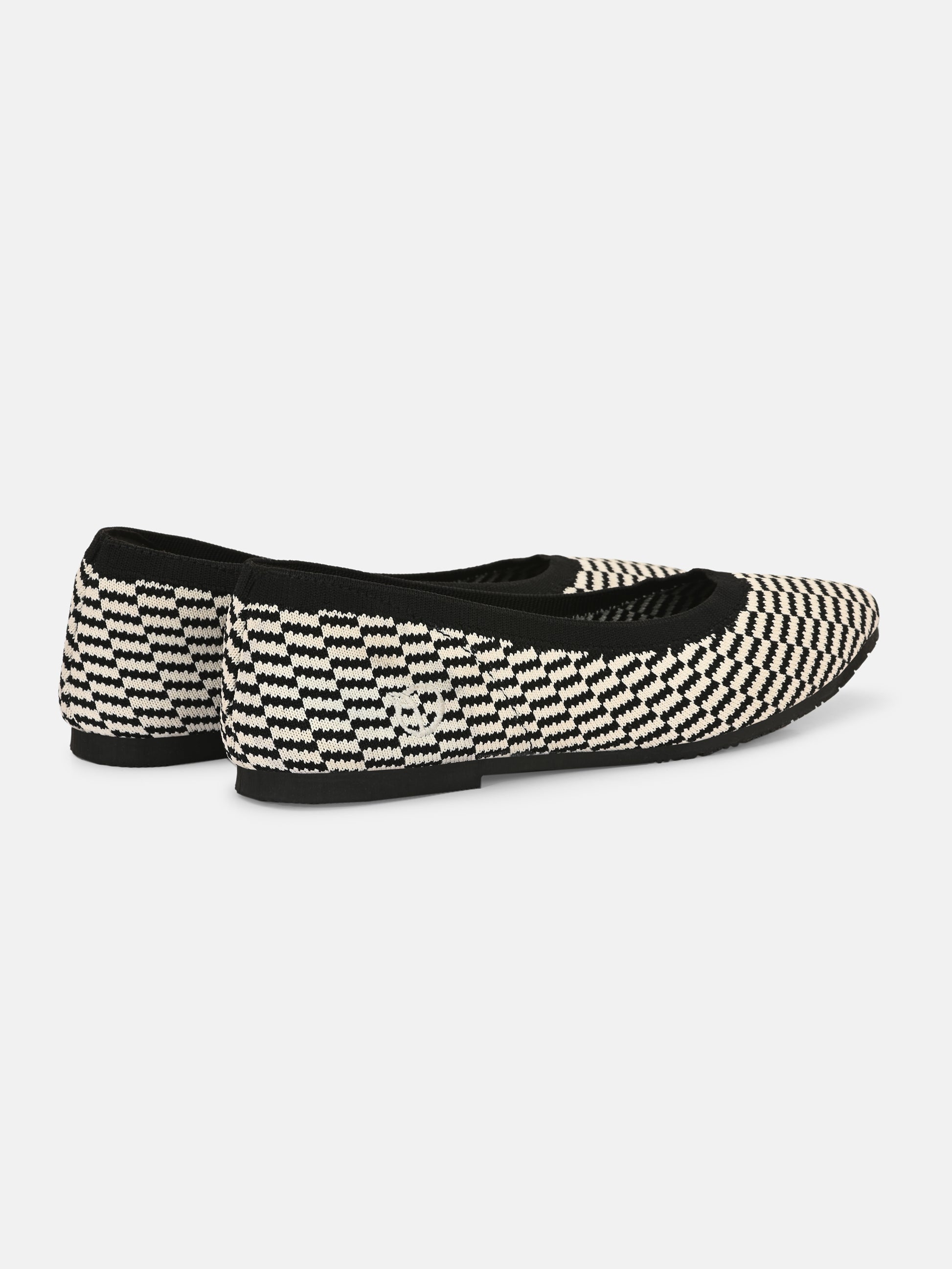 rioz-bellies for women - black bellies-bellies footwear-white bellies-bellies flat -flat bellies for girls- black sandals-black flats-lack and white bellies-girls bellies