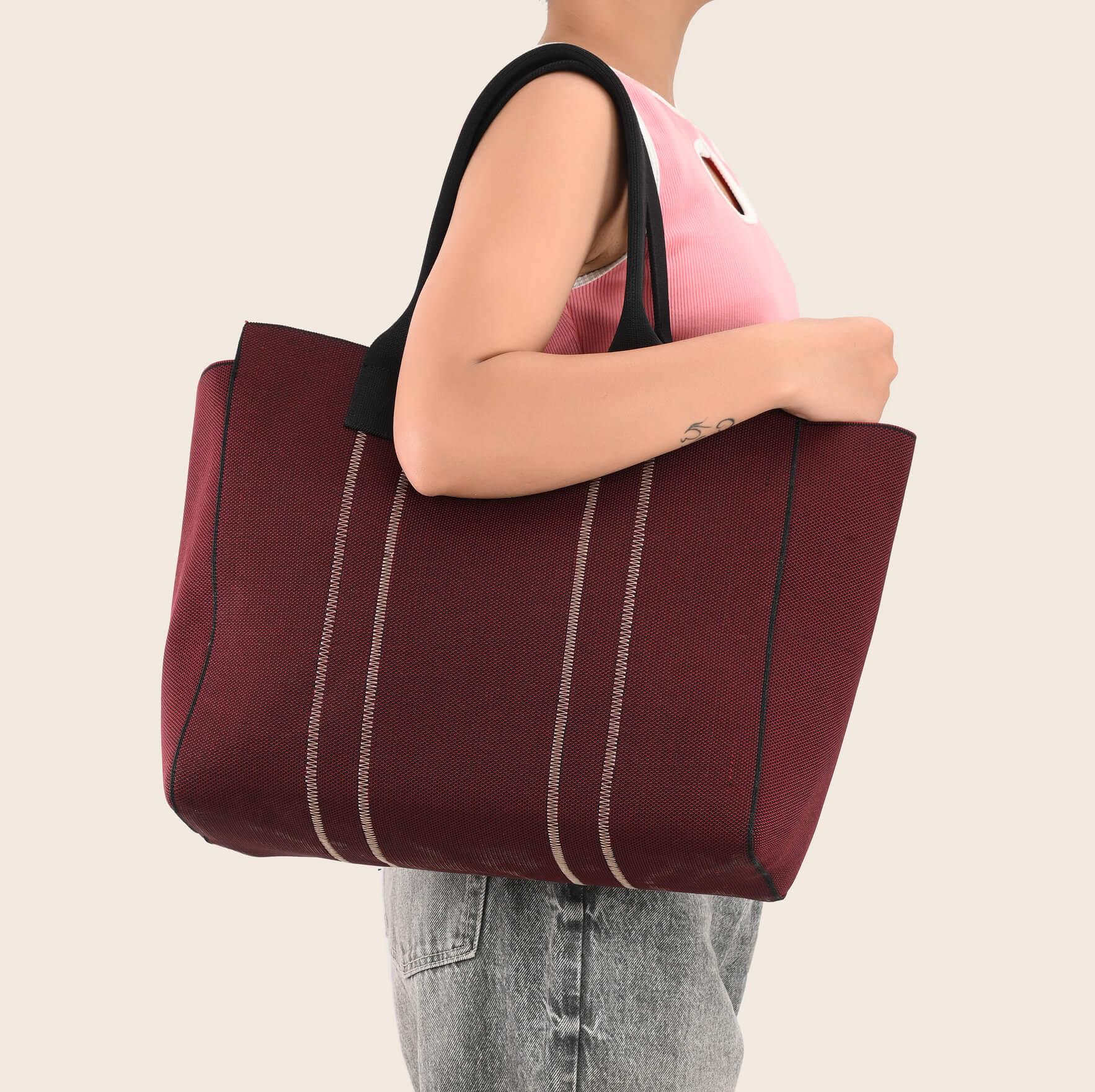 Deux - Bucket Tote - Maroon - Rioz