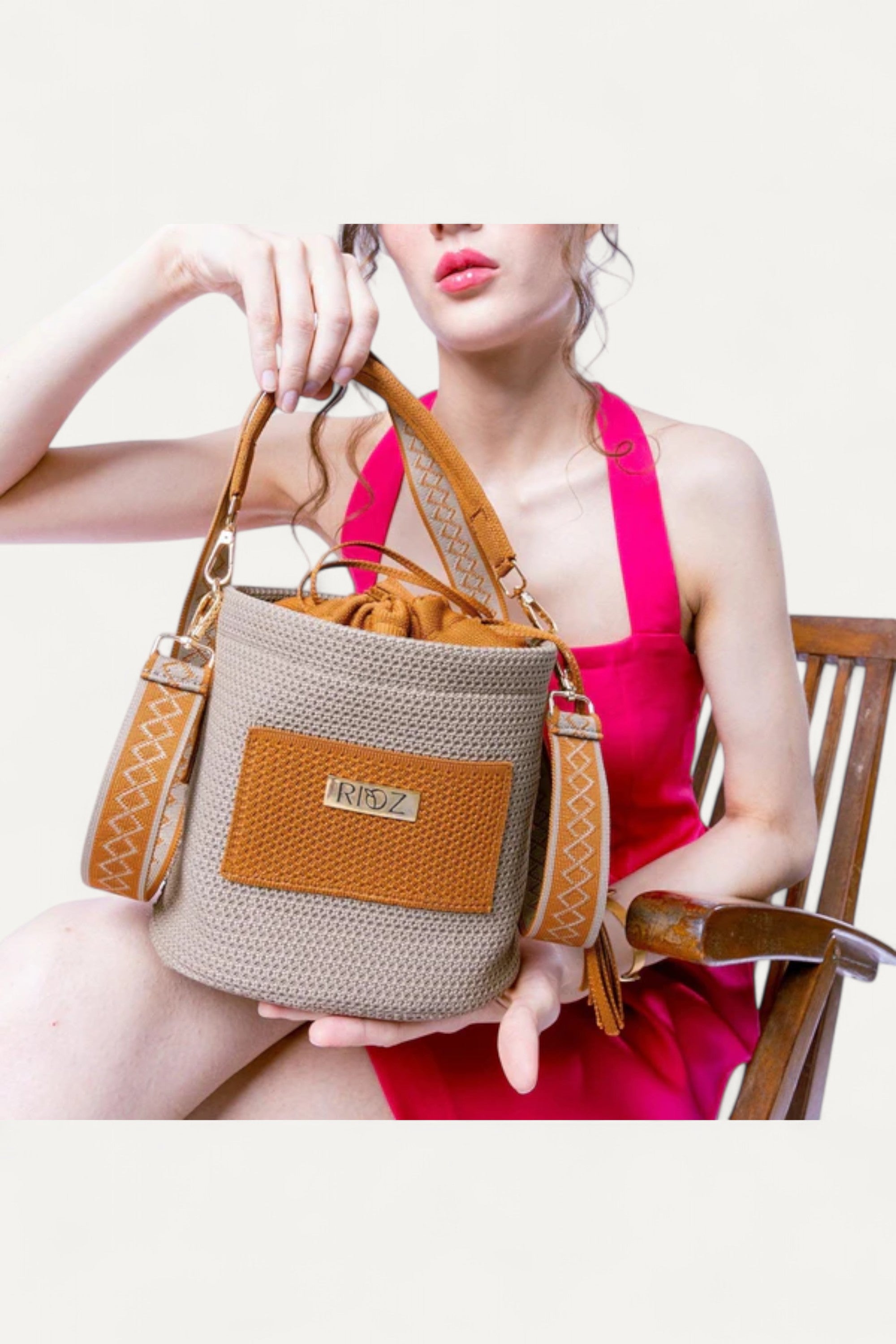 Icon- Bucket Bag