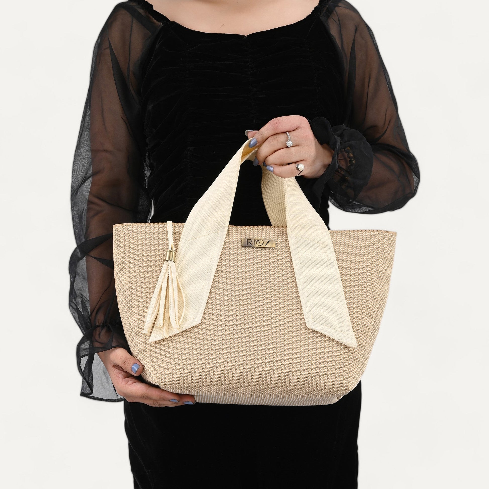 On The Go Iconic- Beige - Rioz Store